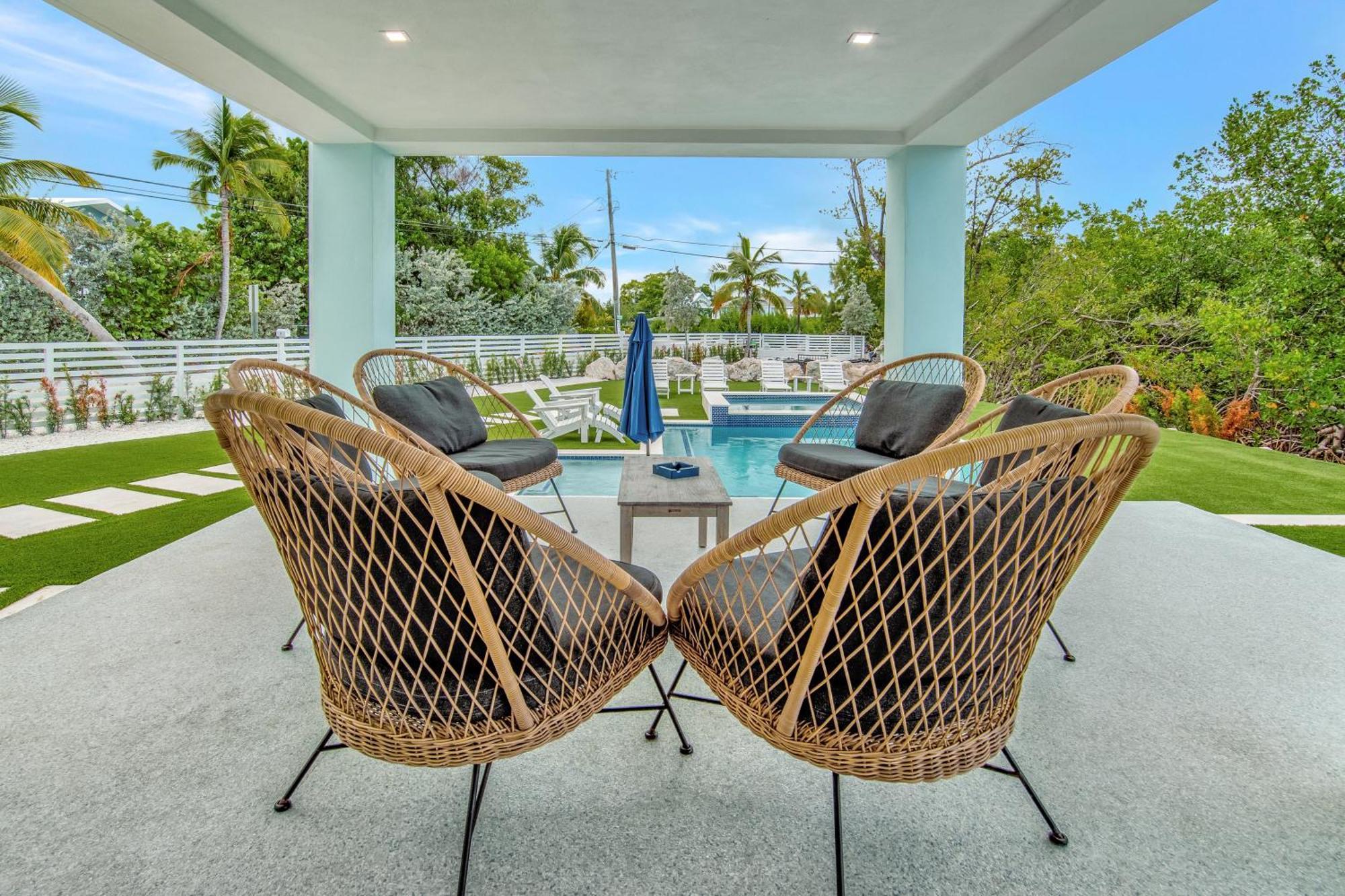 Holiday home Keys Casa - Elegant Waterfront Retreat, Sleeps 16, Elevator, Private Dock, Putt-putt *
