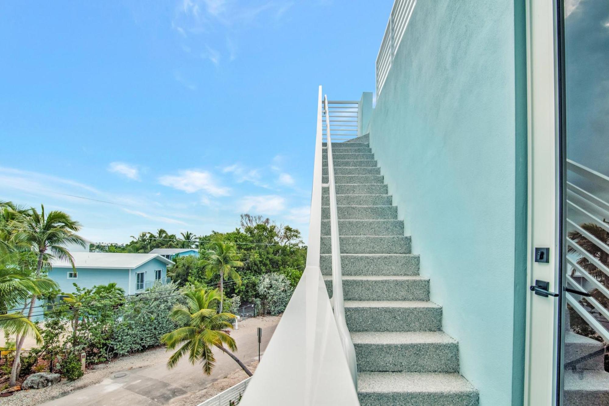 Holiday home Keys Casa - Elegant Waterfront Retreat, Sleeps 16, Elevator, Private Dock, Putt-putt *