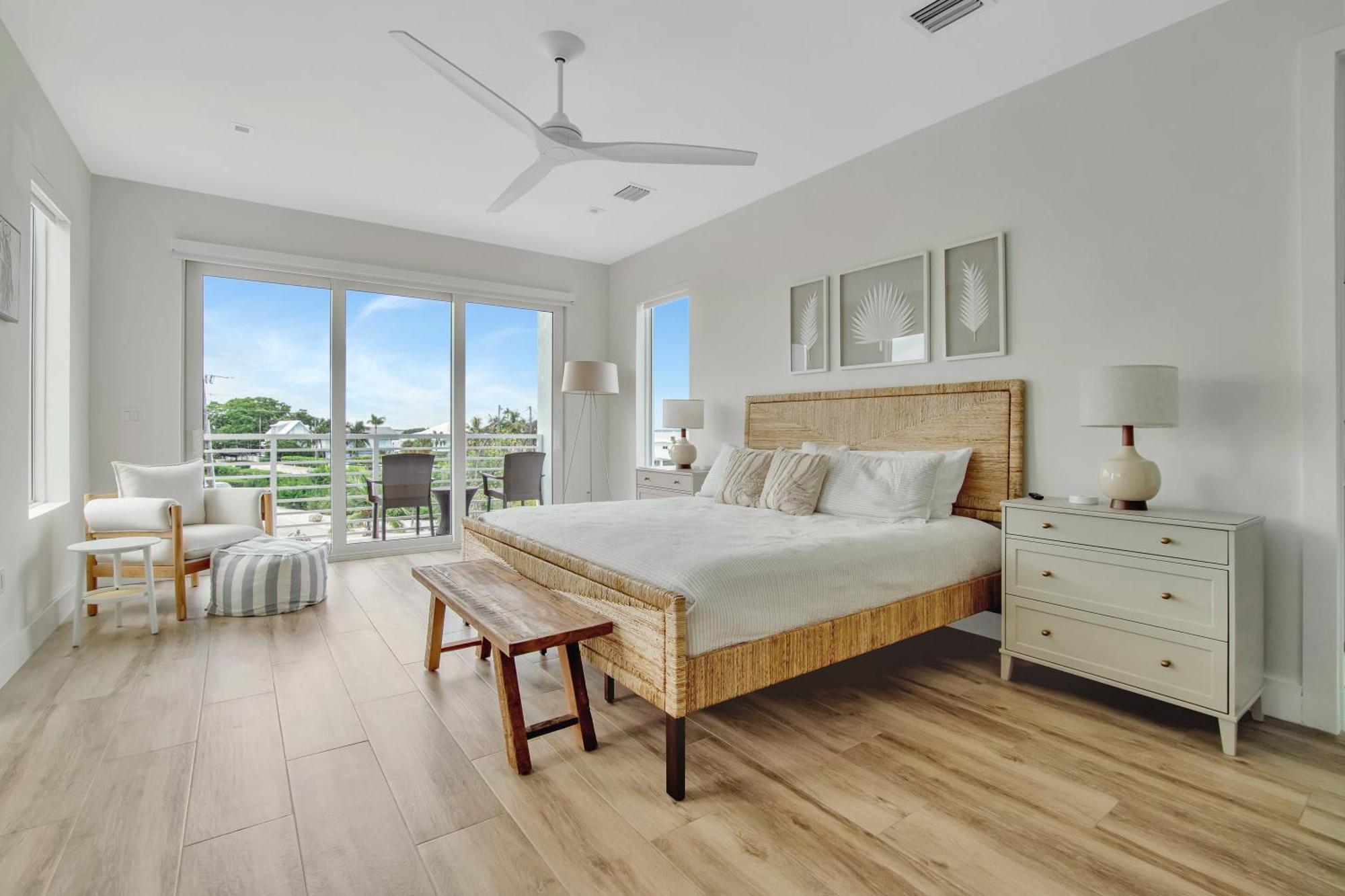 Keys Casa - Elegant Waterfront Retreat, Sleeps 16, Elevator, Private Dock, Putt-putt *