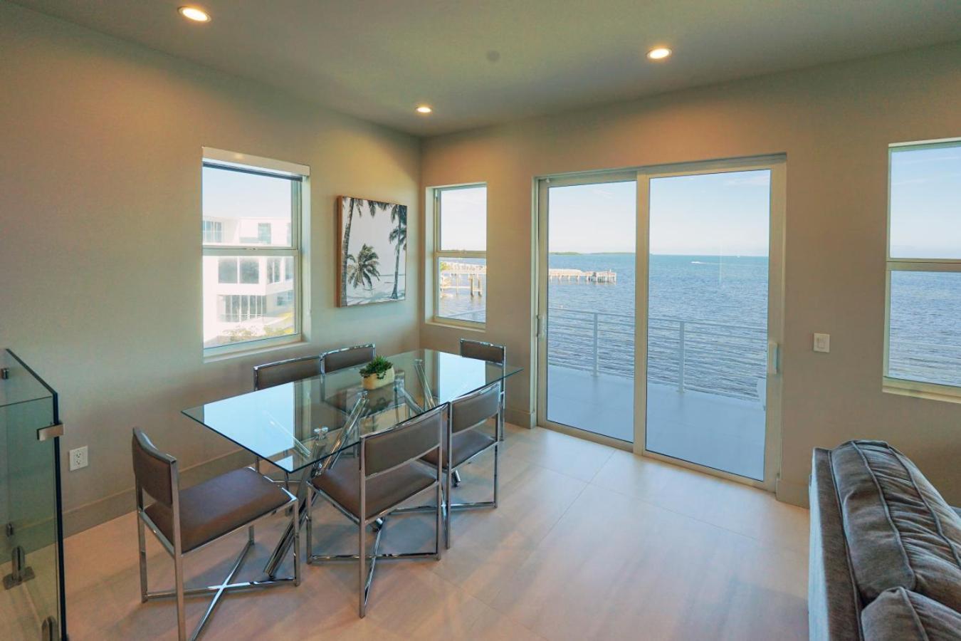 Holiday home Oceanfront Oasis With Pool And Hot Tub *