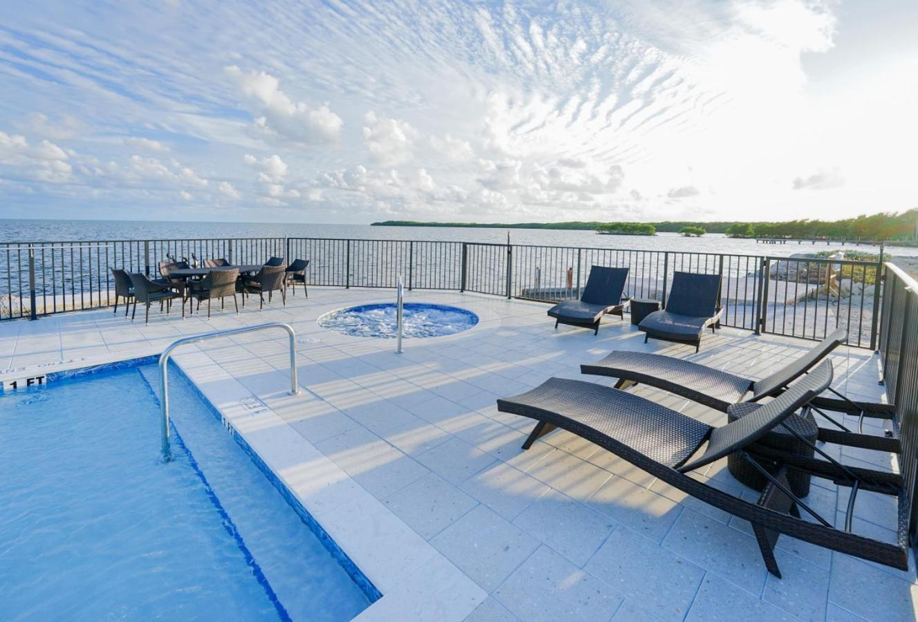 Oceanfront Oasis With Pool And Hot Tub Holiday home *