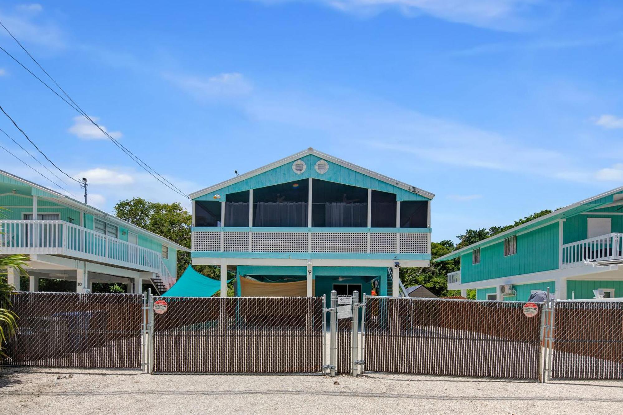 Holiday home With And Pool *