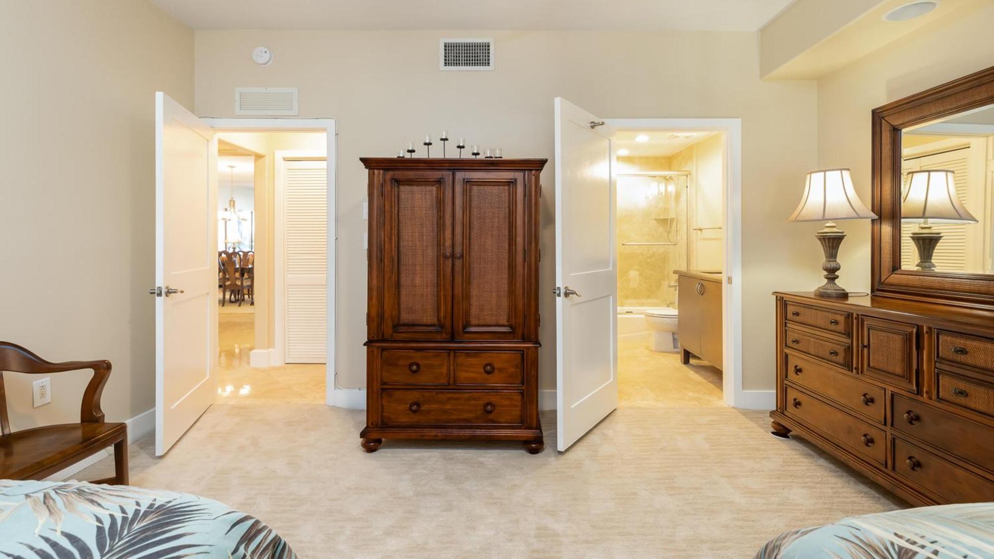 Apartment 122 Mariners Club *