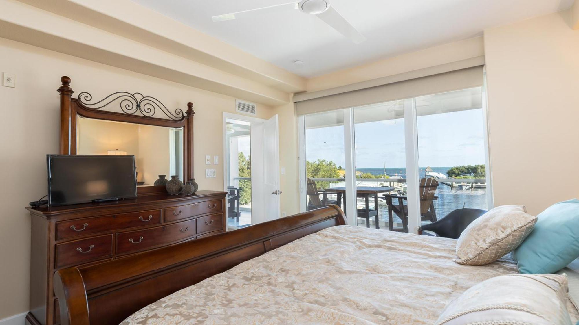 122 Mariners Club Apartment *