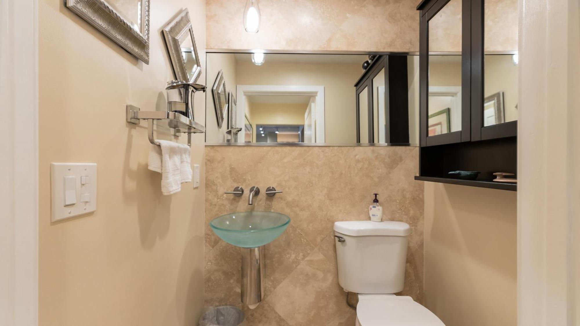 Apartment 122 Mariners Club *