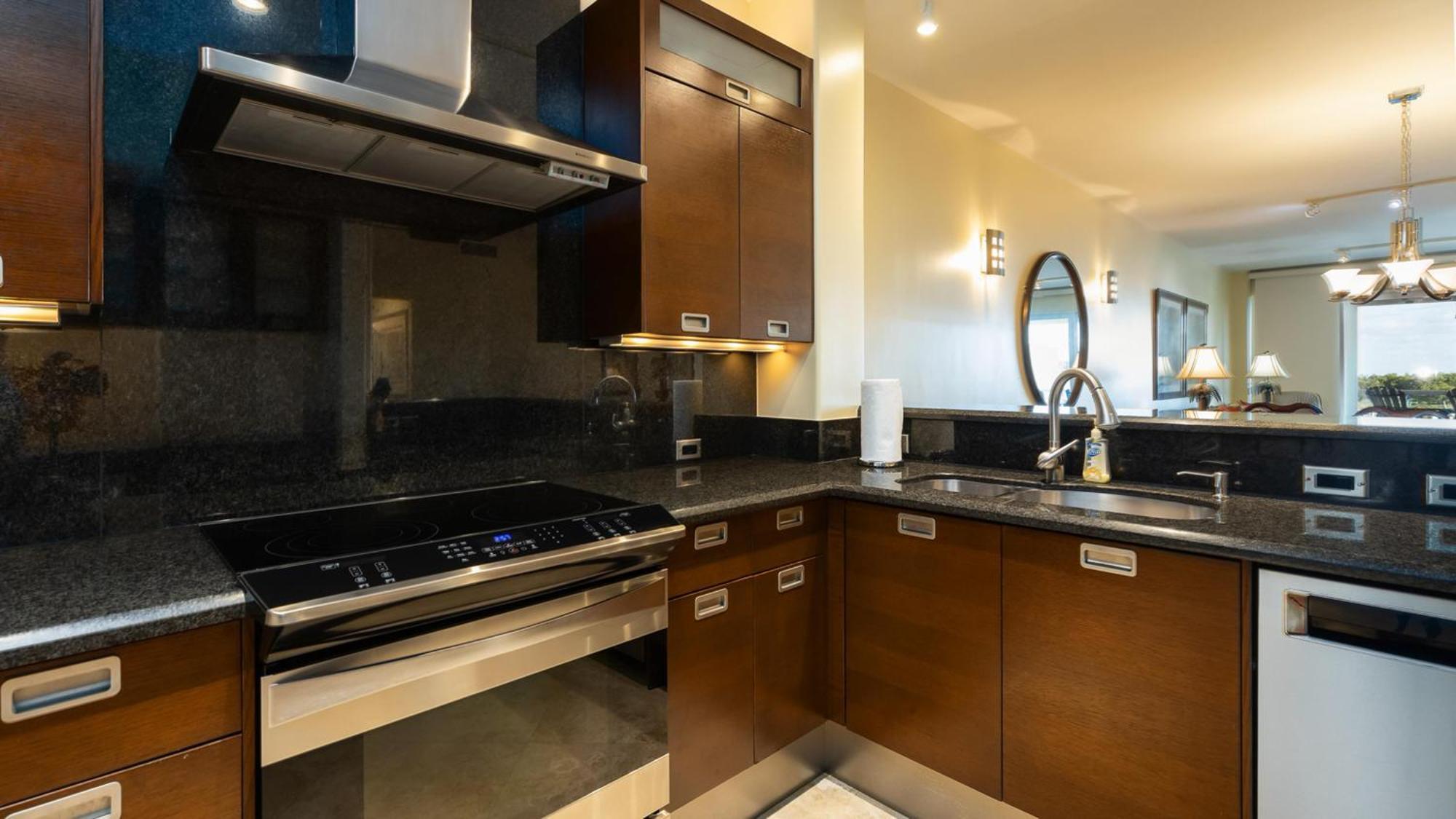 Apartment 122 Mariners Club *