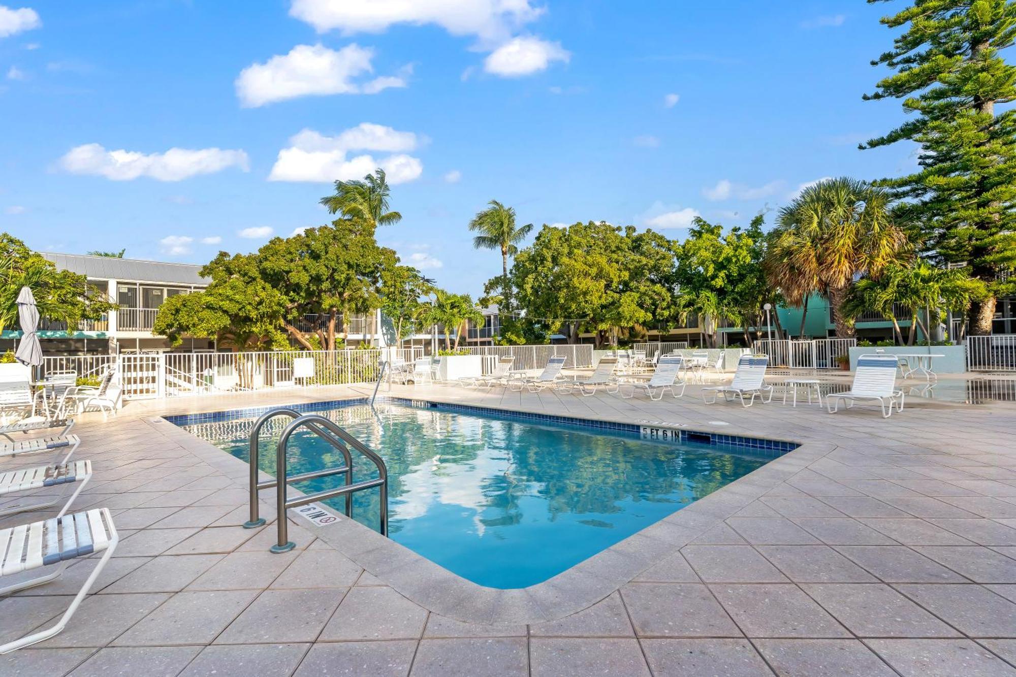 Tower 2 Master Suites, 2 Kings Beds, Marina Key Largo