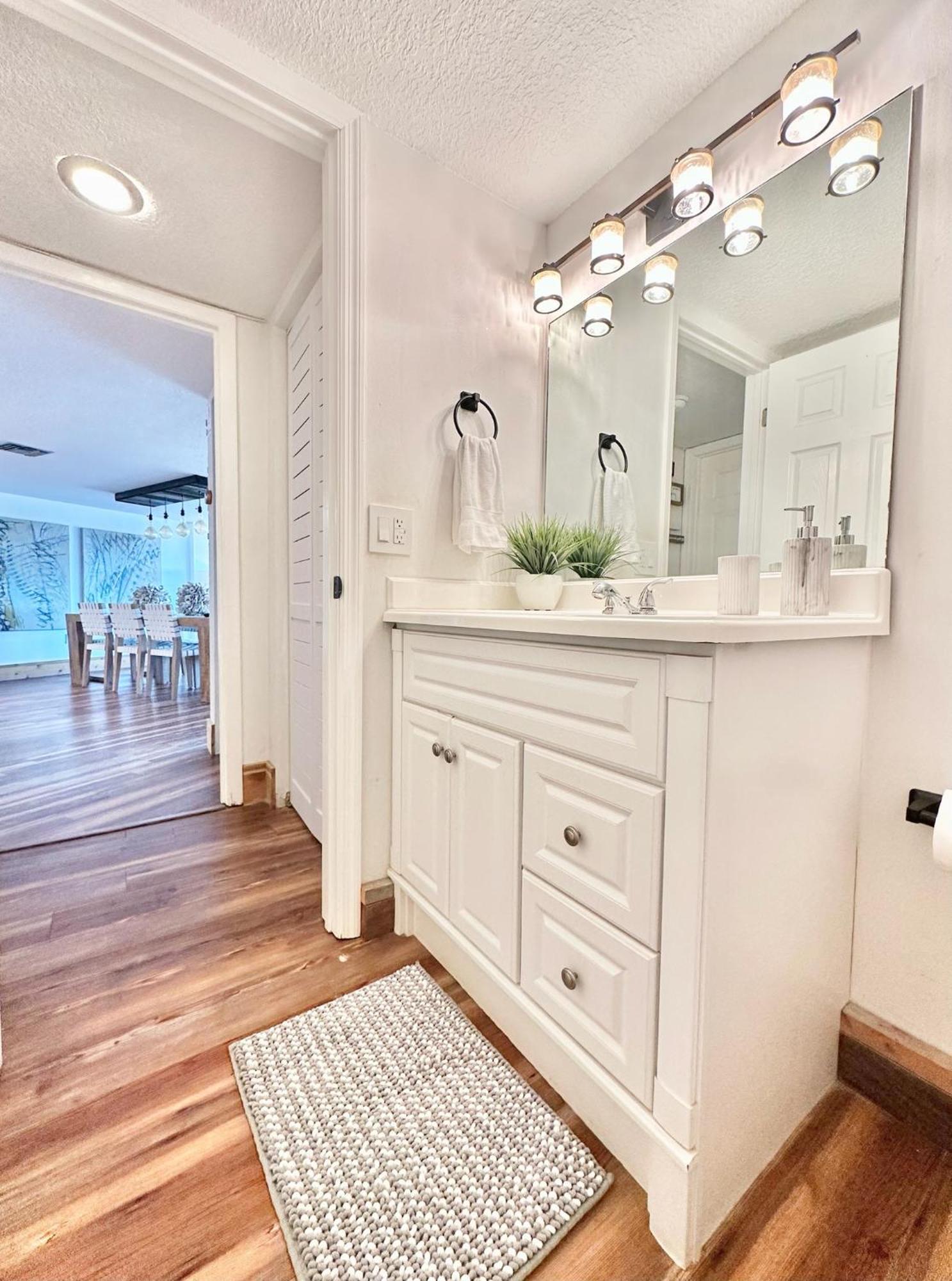 Tower 2 Master Suites, 2 Kings Beds, Marina * Key Largo