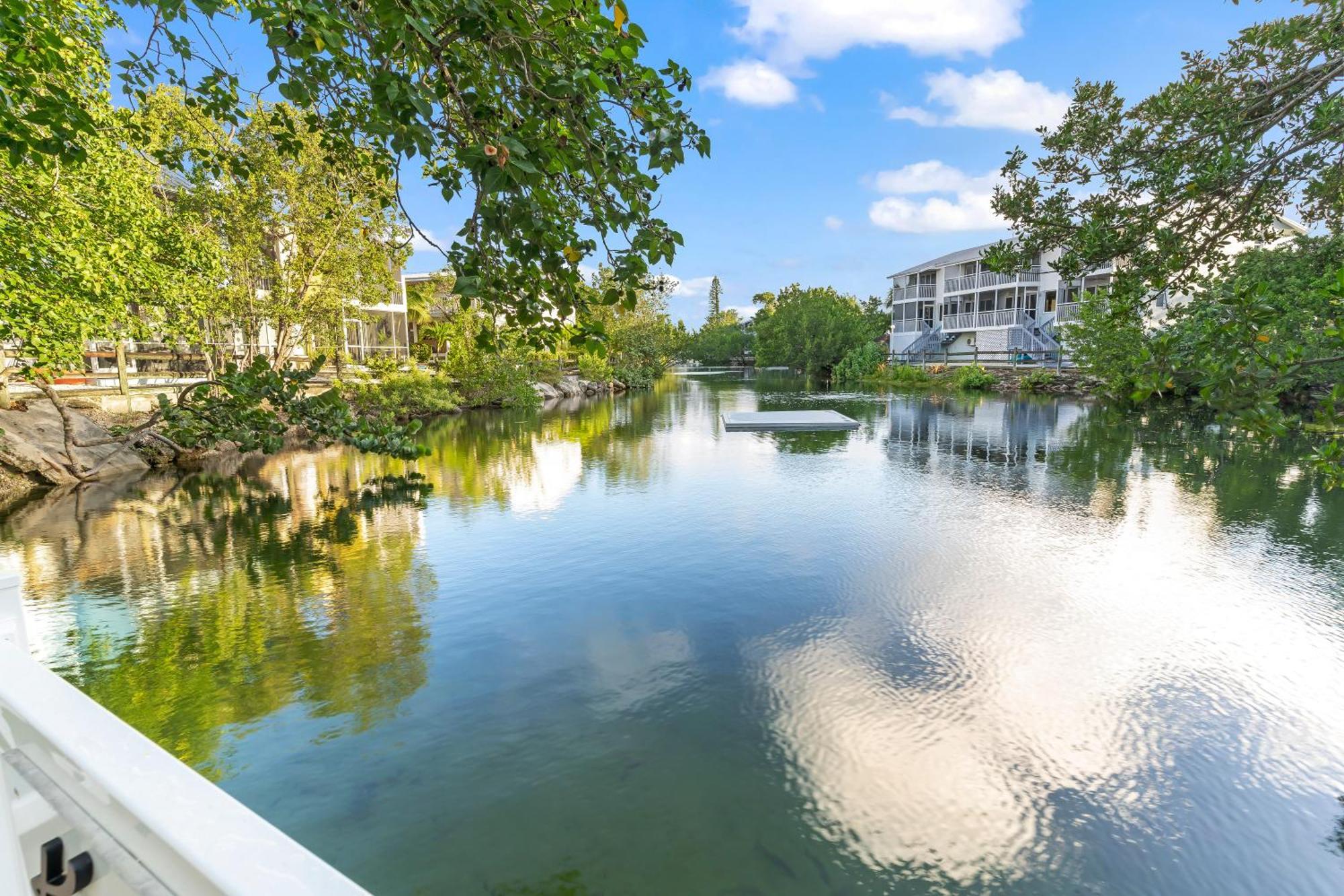 Apartment Tower 2 Master Suites, 2 Kings Beds, Marina *