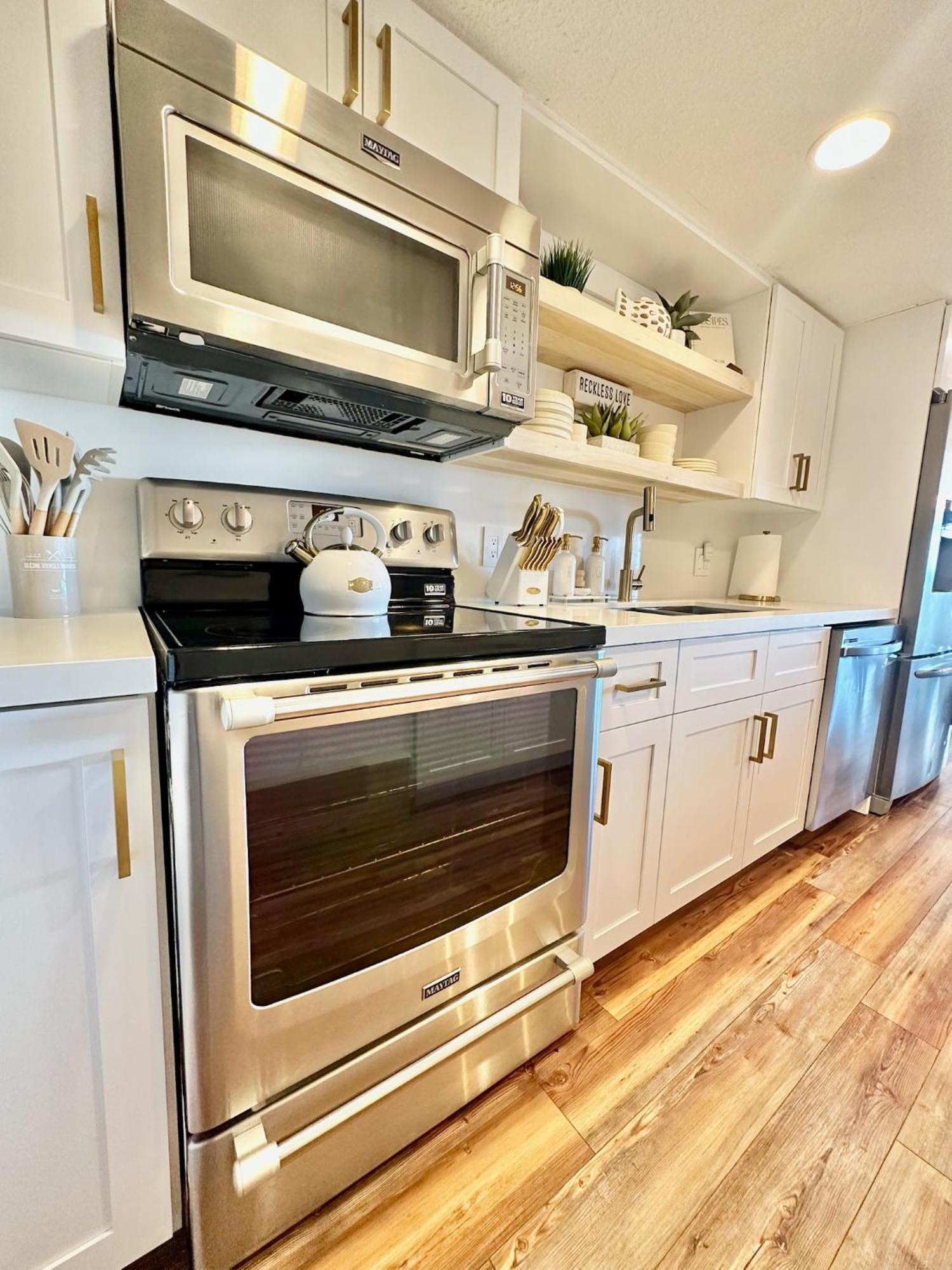 Tower 2 Master Suites, 2 Kings Beds, Marina Key Largo