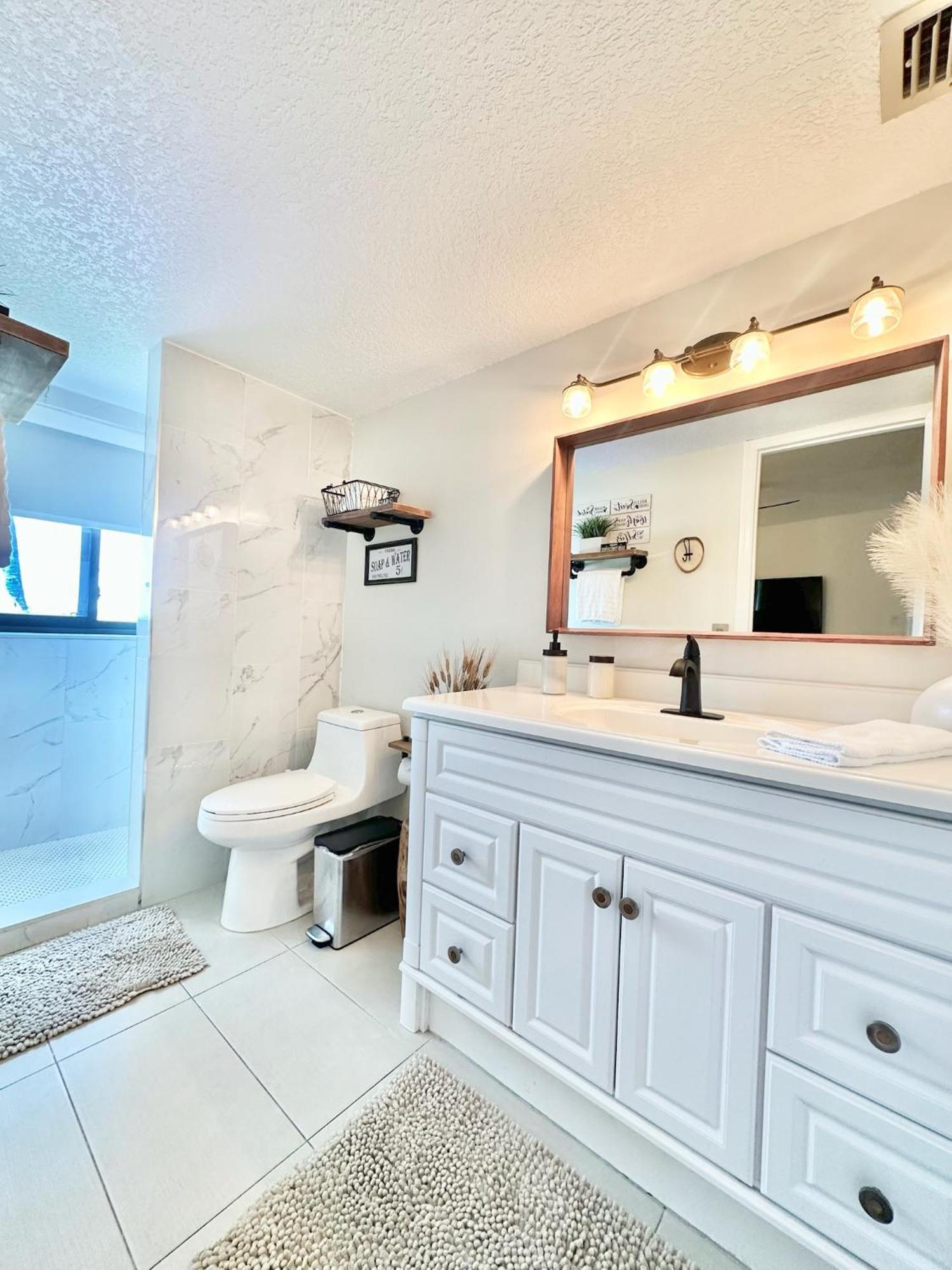 Tower 2 Master Suites, 2 Kings Beds, Marina Apartment *