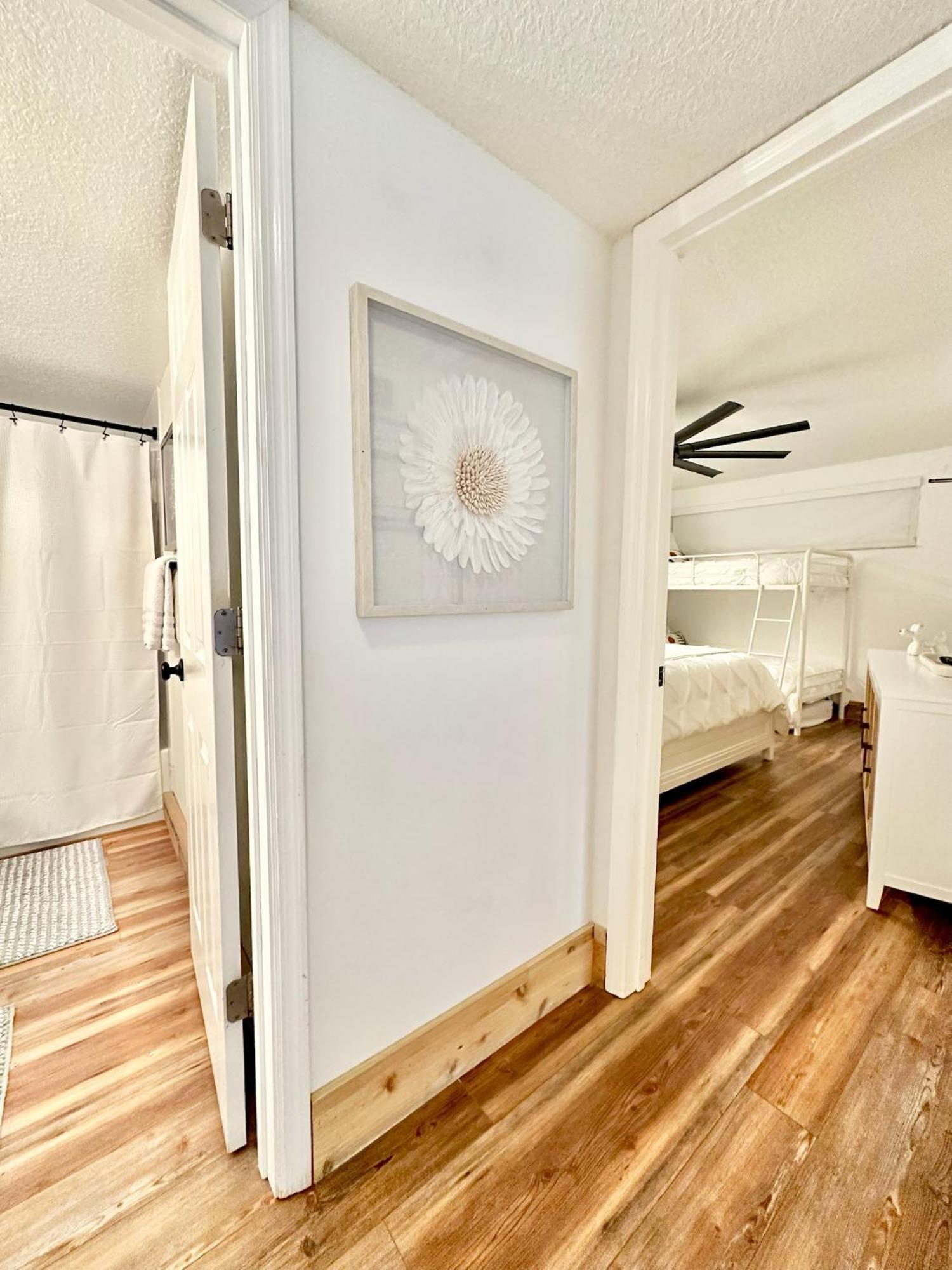 Tower 2 Master Suites, 2 Kings Beds, Marina