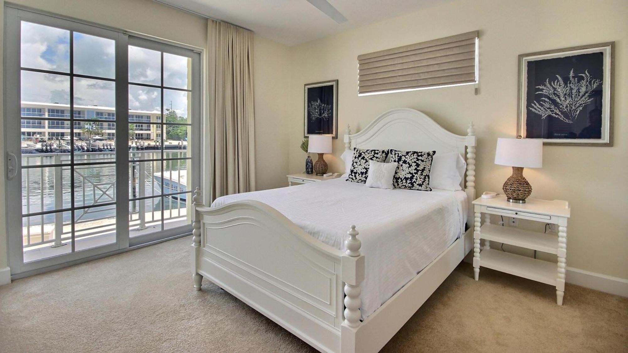 311 Mariners Club Apartment
