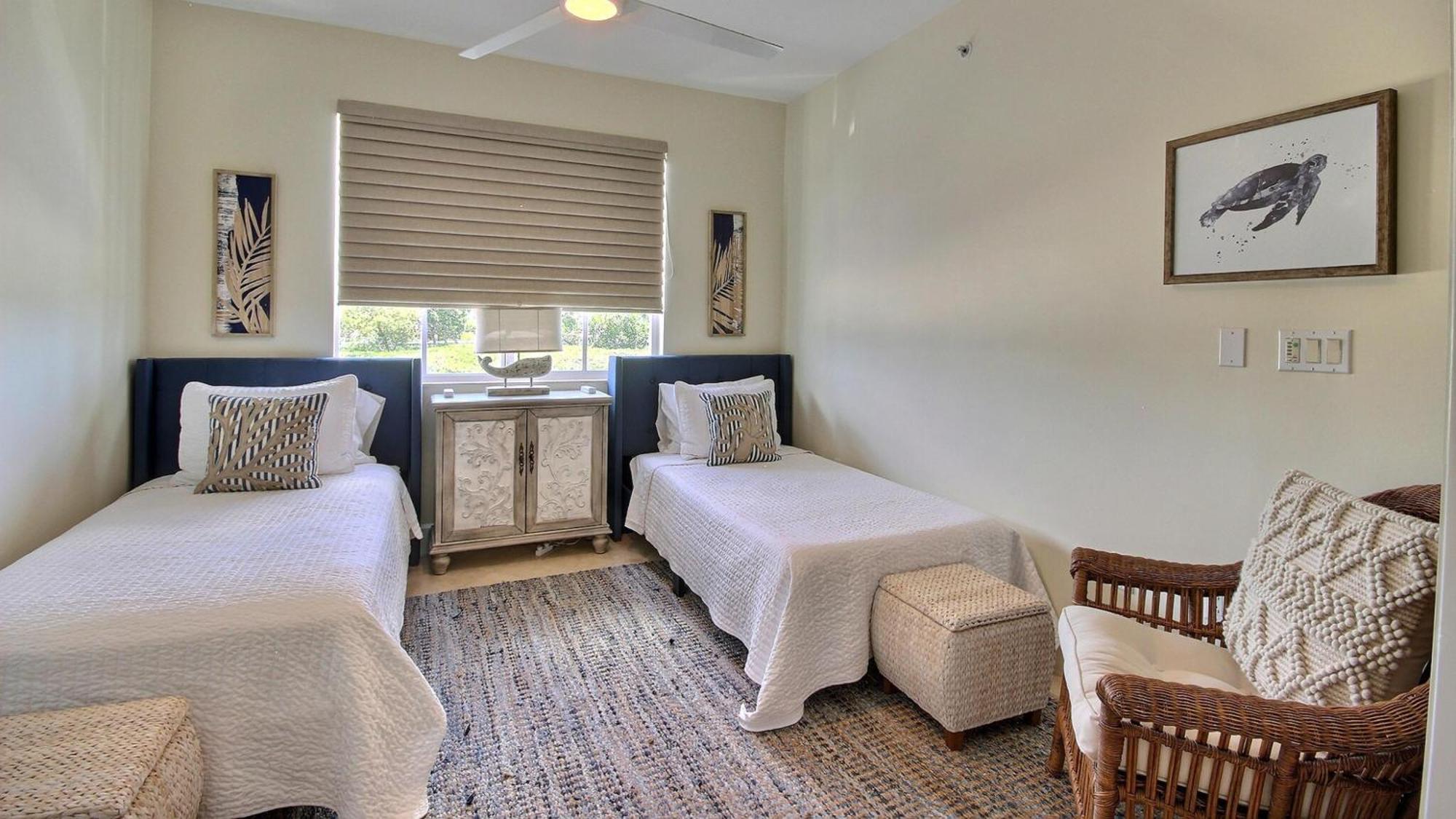 311 Mariners Club Apartment *