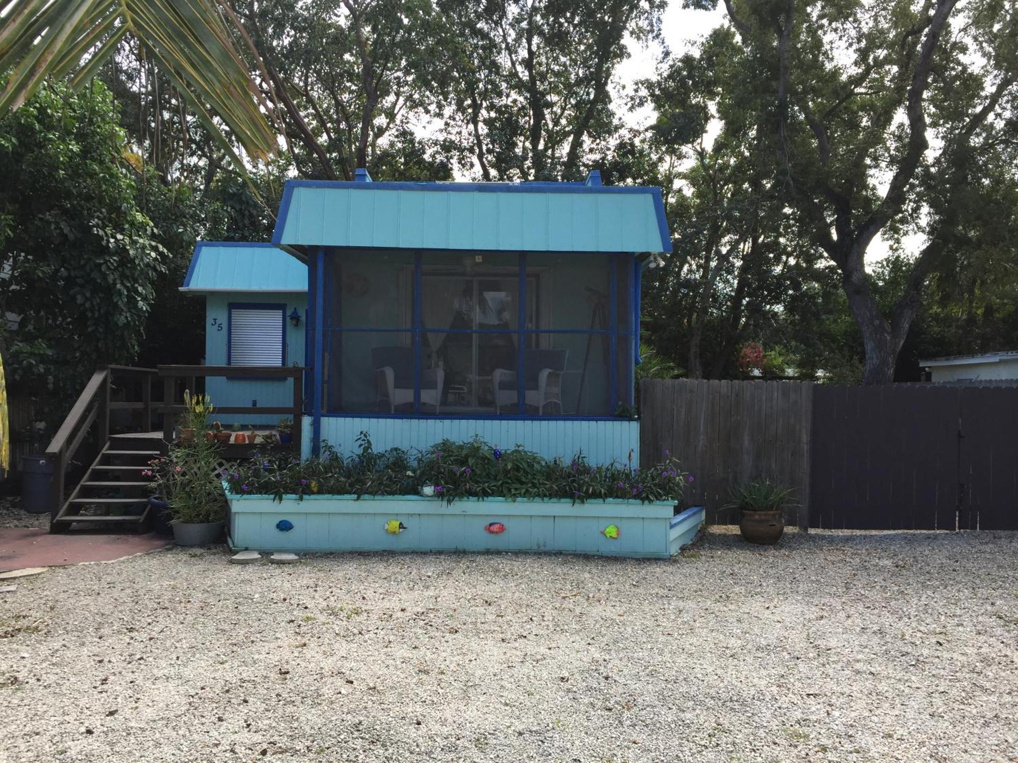 Holiday home Unique Houseboat On Dry Lot Key Largo