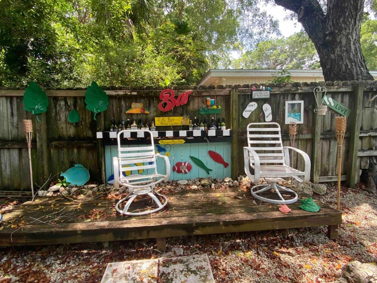 Holiday home Unique Houseboat On Dry Lot