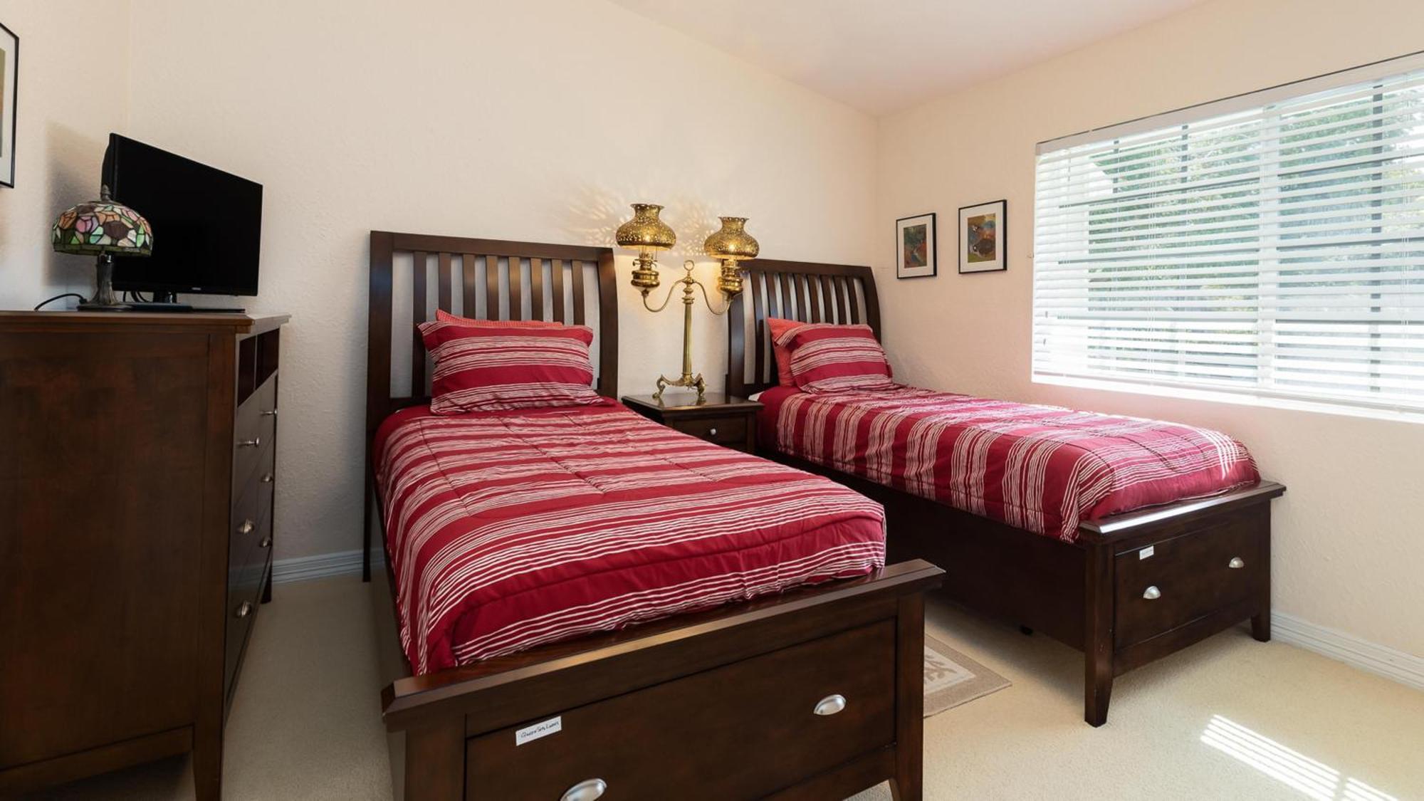Apartment 809 Mariners Club