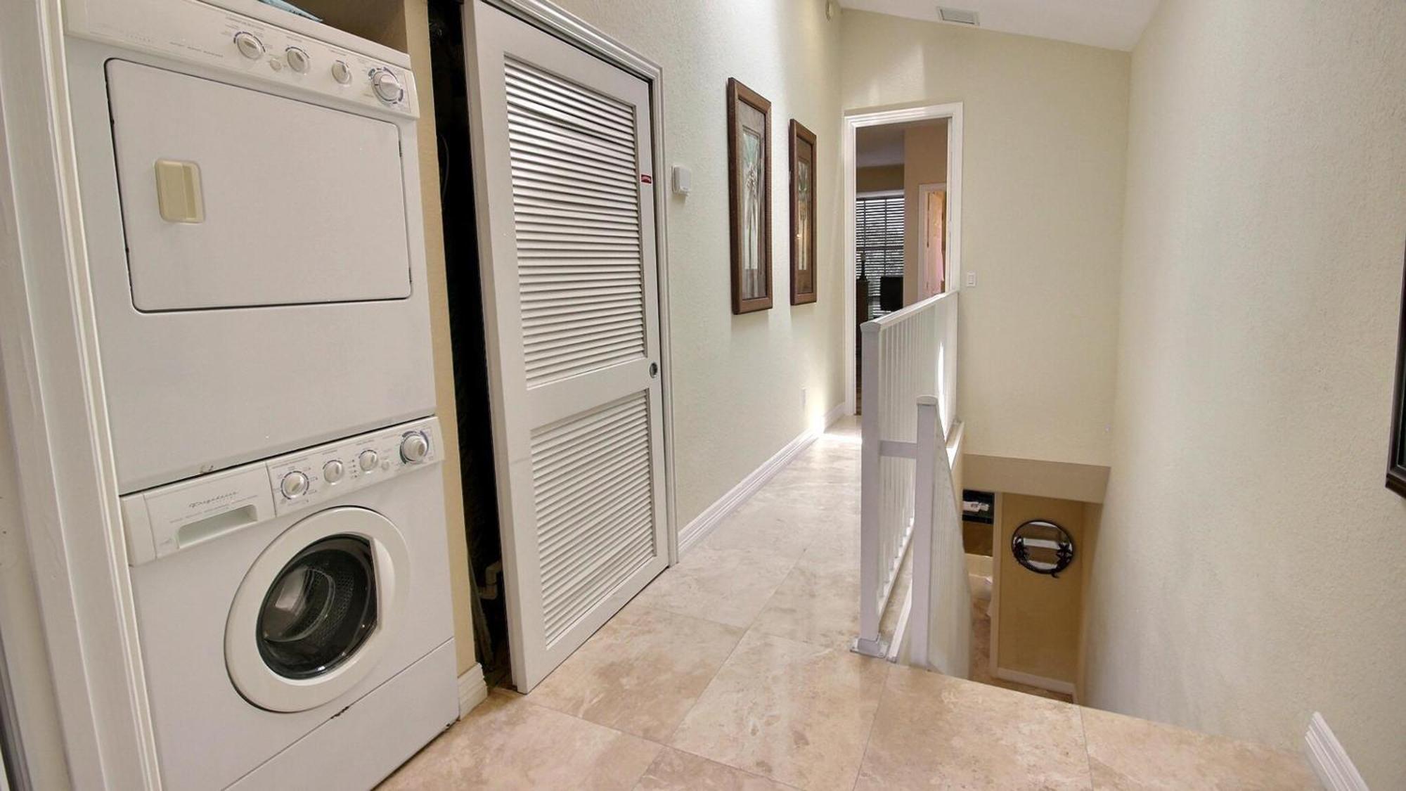 608 Mariners Club Apartment