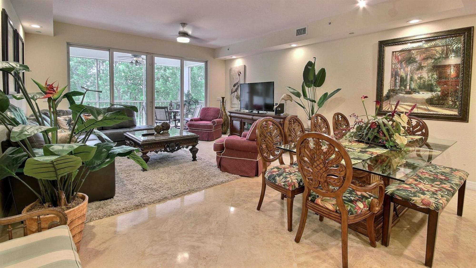 608 Mariners Club Apartment