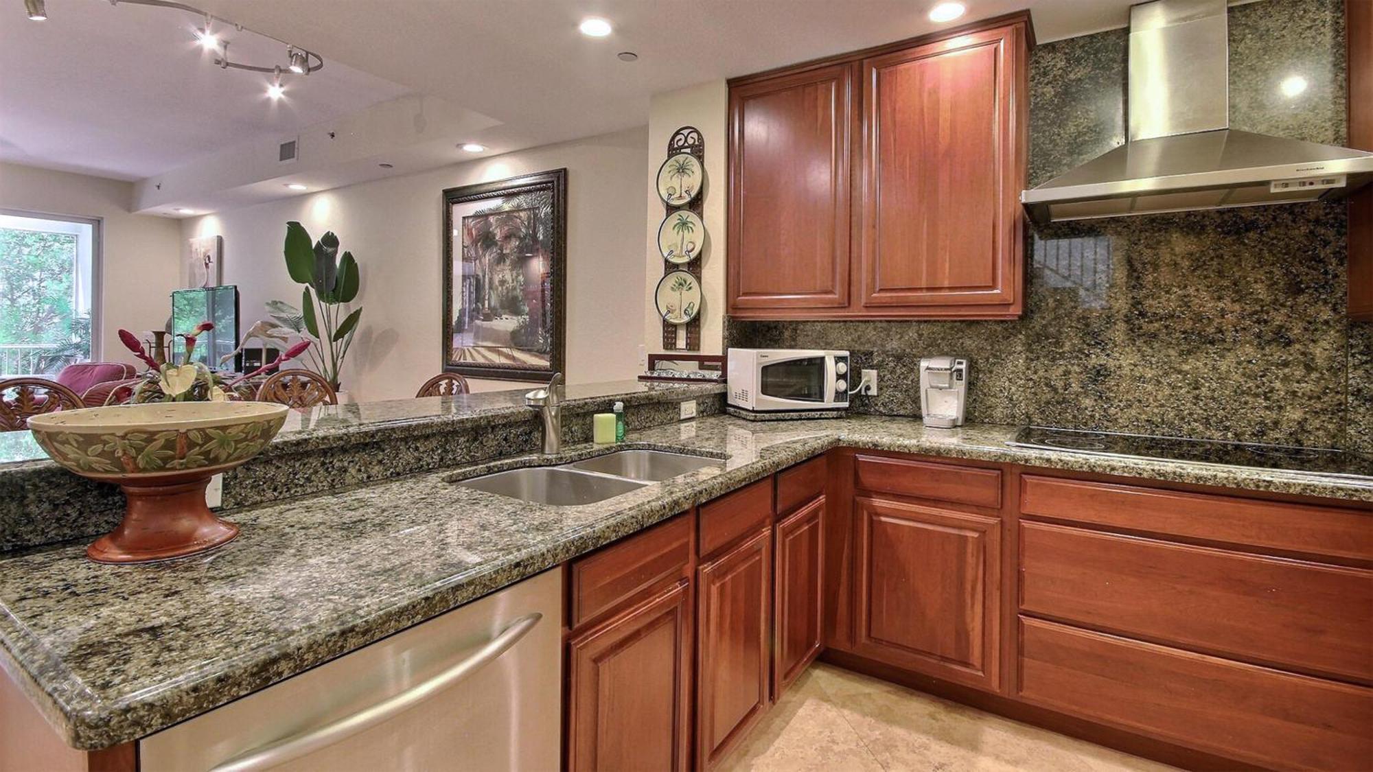 608 Mariners Club Apartment