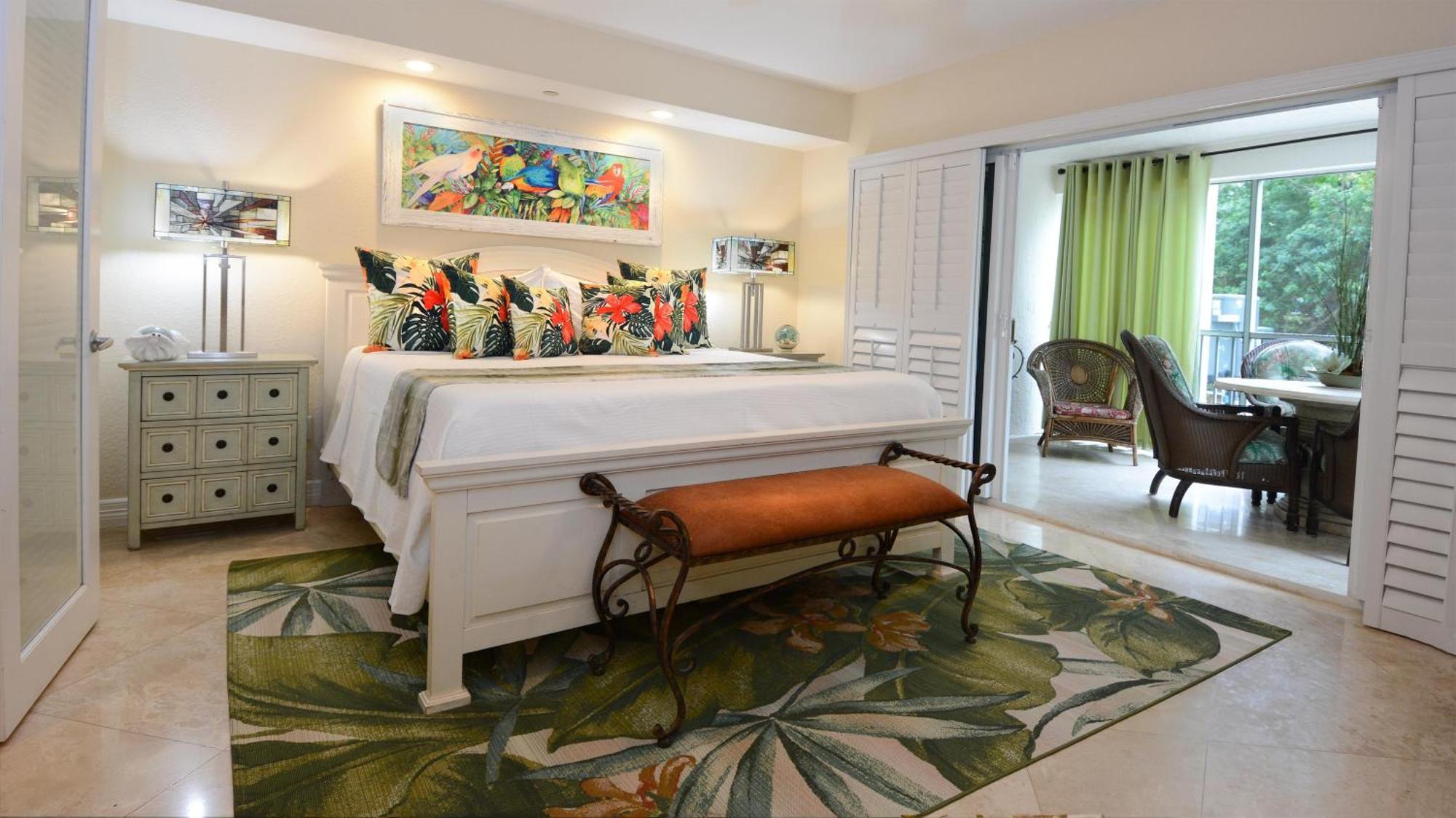 Apartment 608 Mariners Club