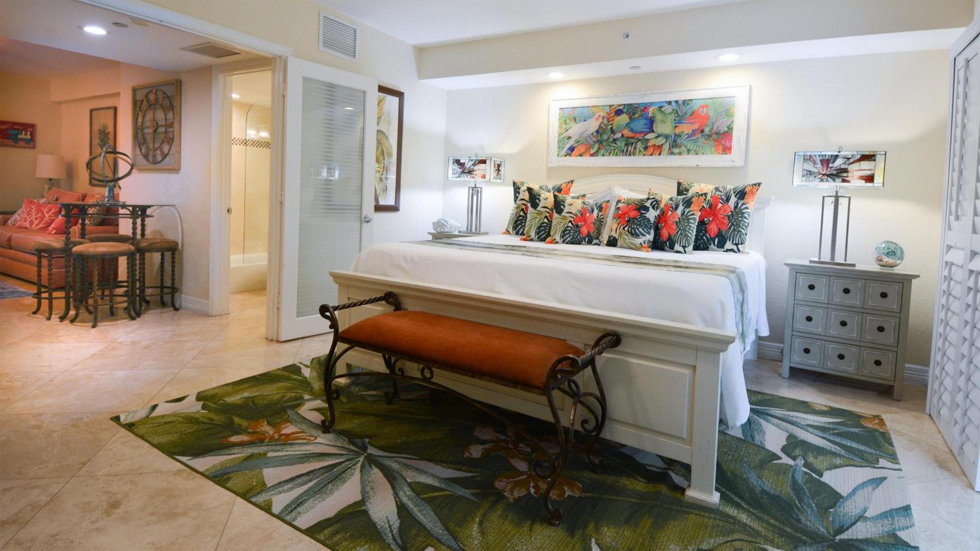 Apartment 608 Mariners Club