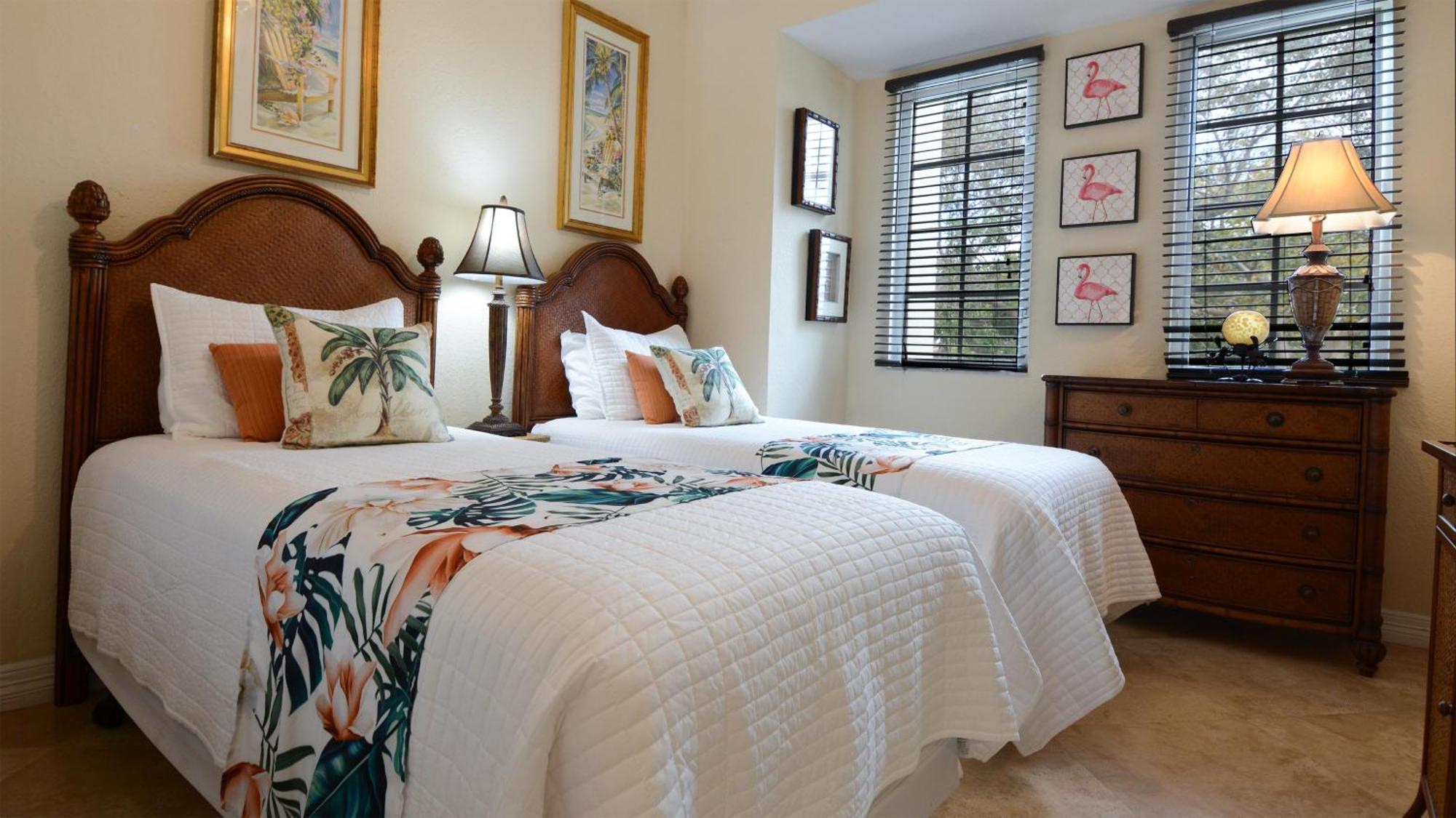 Apartment 608 Mariners Club