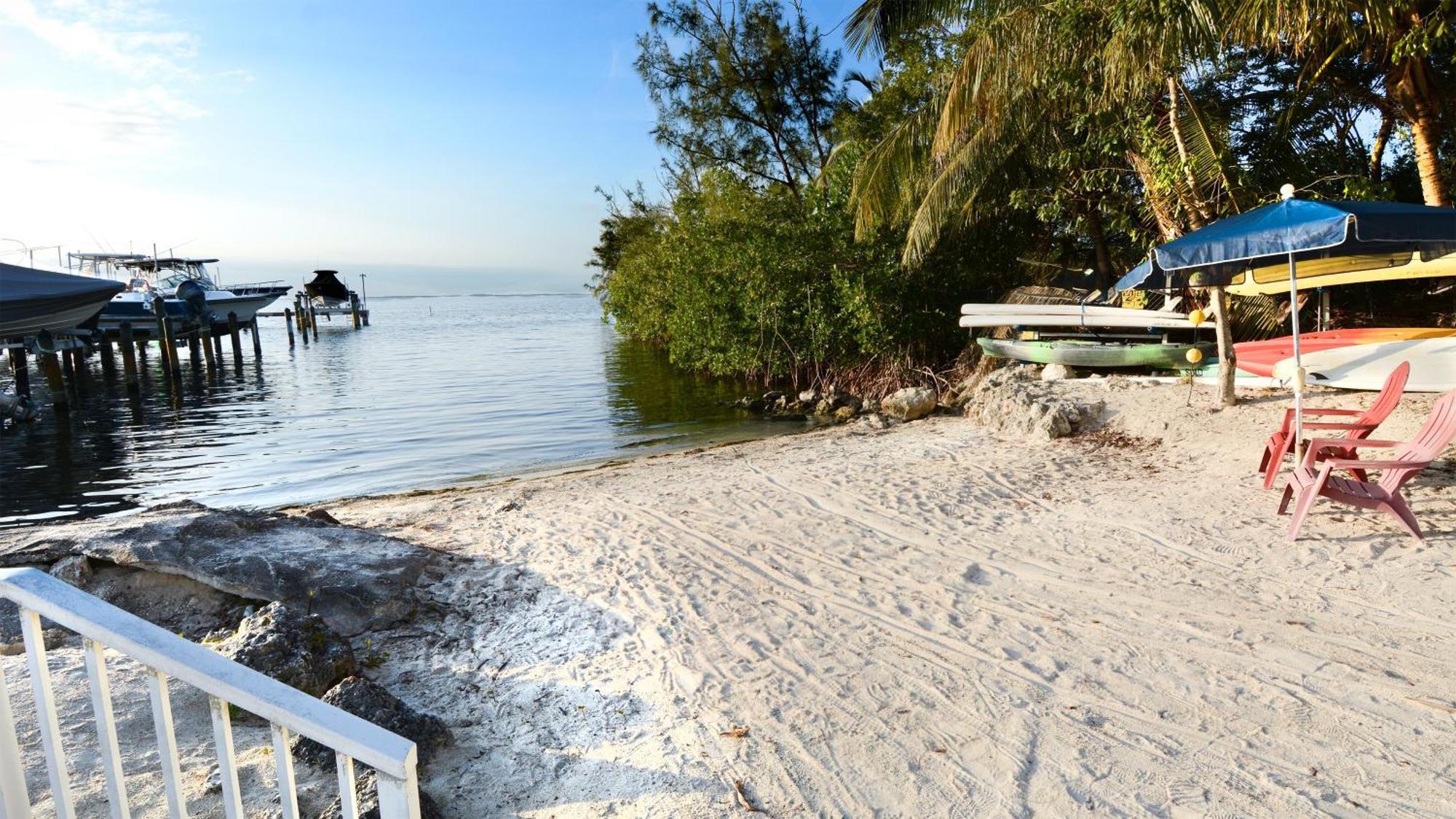 C 14 Moon Bay Key Largo