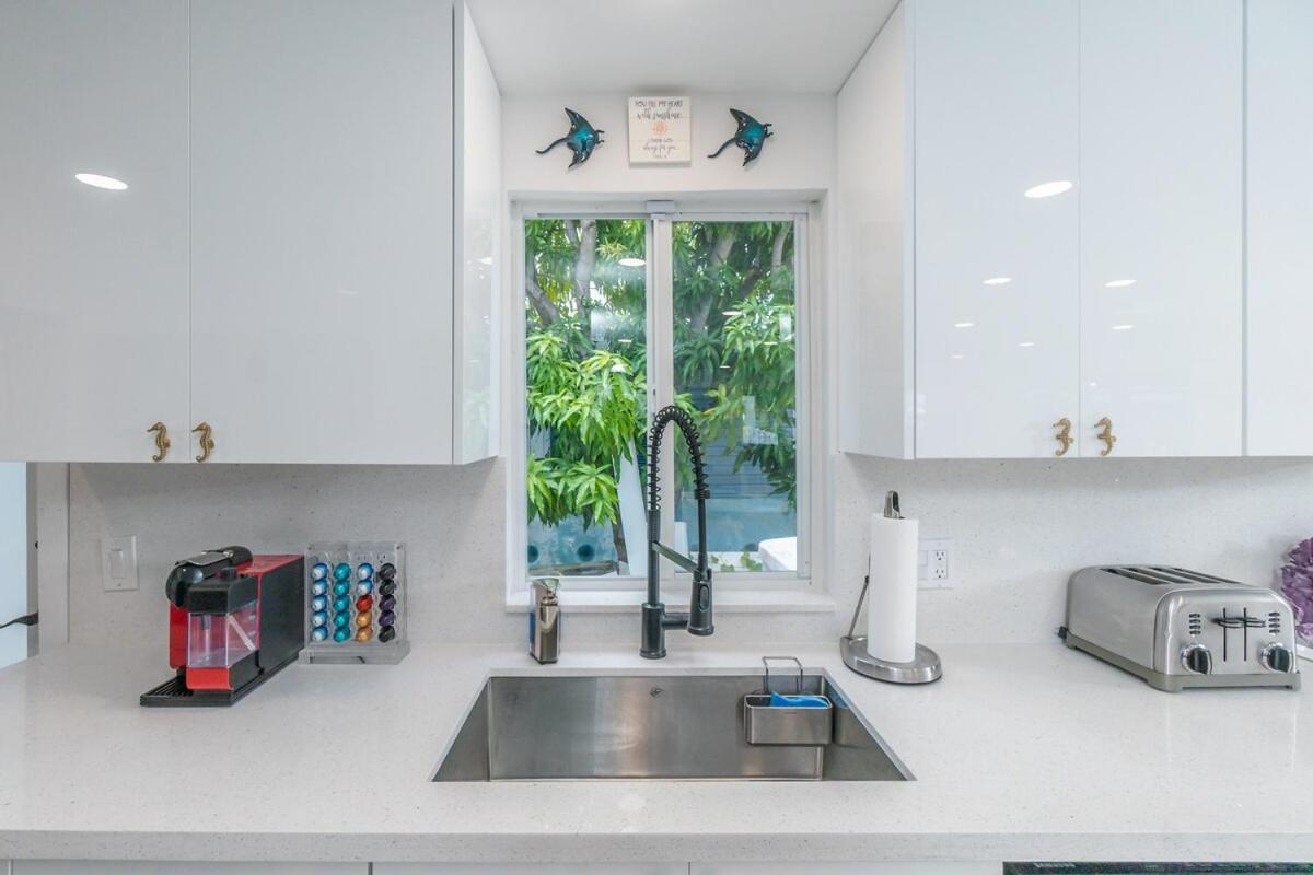 Fully Remodeled 3 Bedroom Waterfront With Boat Dock And Boat Lift *
