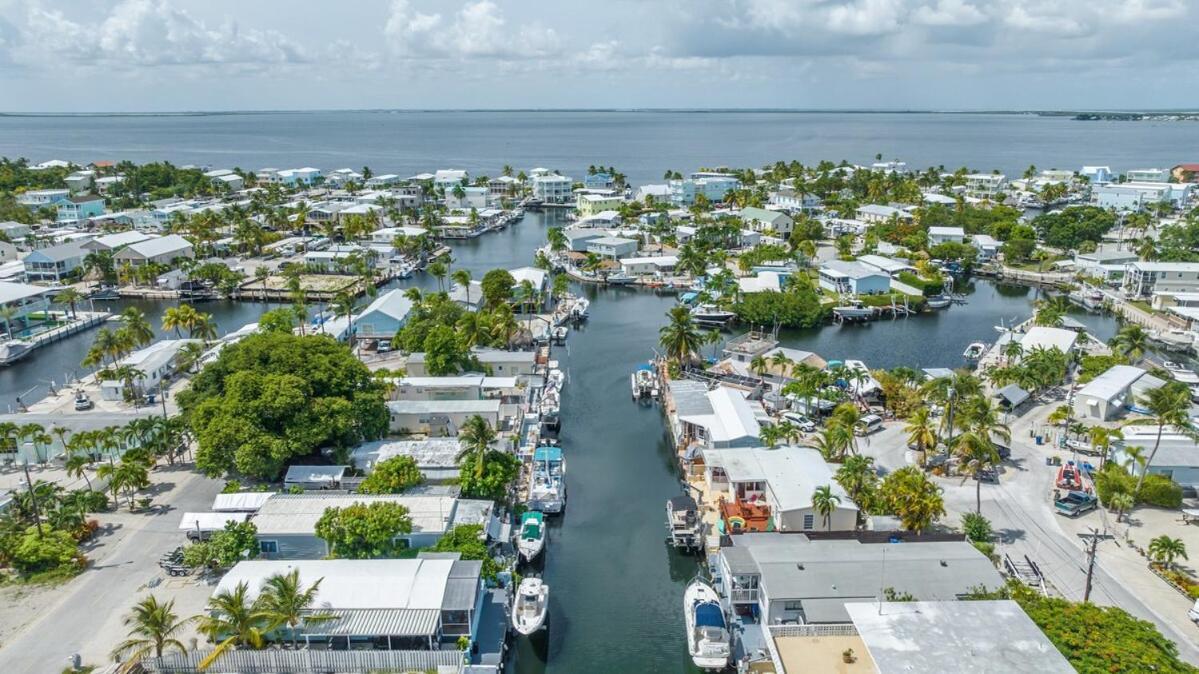 Fully Remodeled 3 Bedroom Waterfront With Boat Dock And Boat Lift Holiday home Key Largo