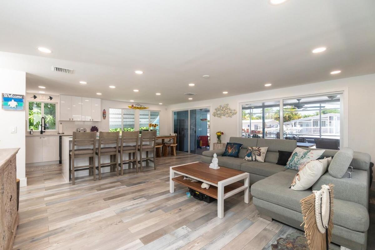 Fully Remodeled 3 Bedroom Waterfront With Boat Dock And Boat Lift *