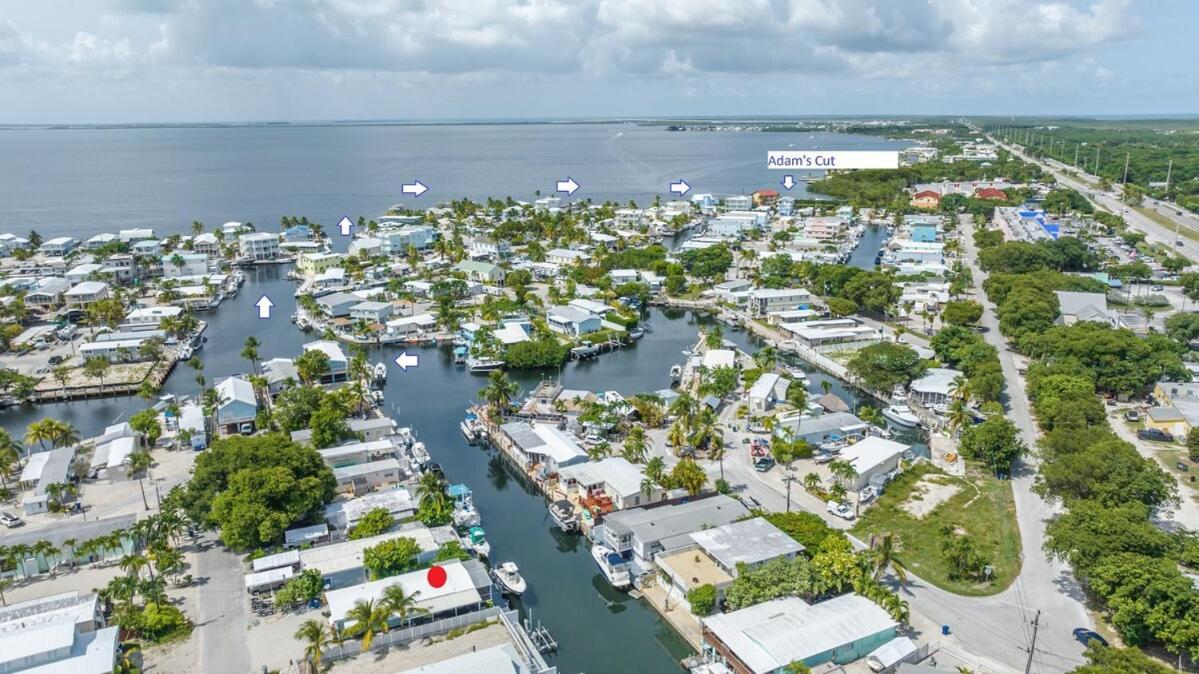 Fully Remodeled 3 Bedroom Waterfront With Boat Dock And Boat Lift Holiday home Key Largo