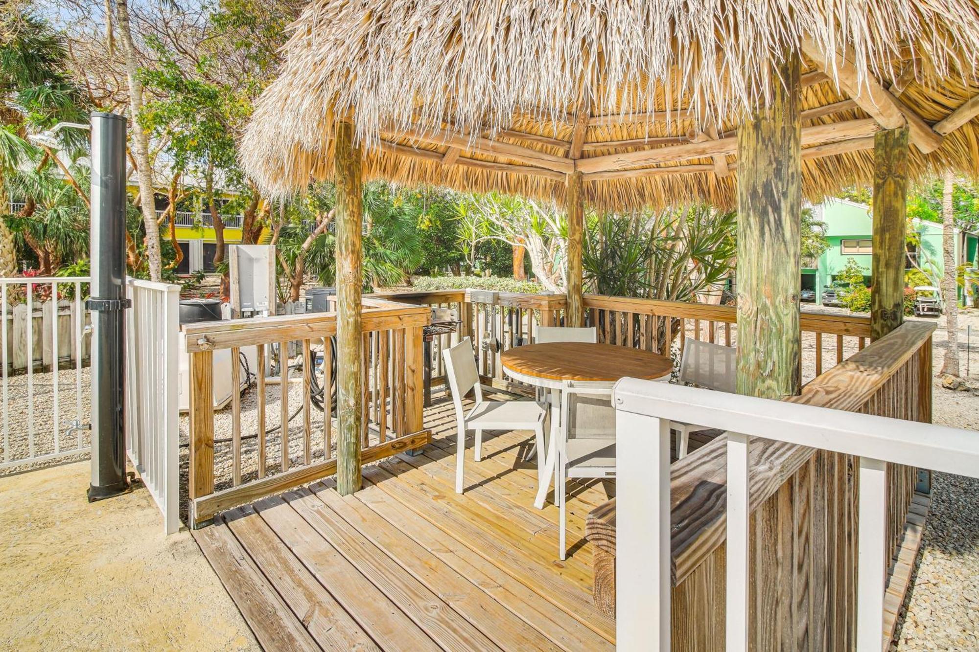 Marina And Pool Access On-site Escape Apartment *