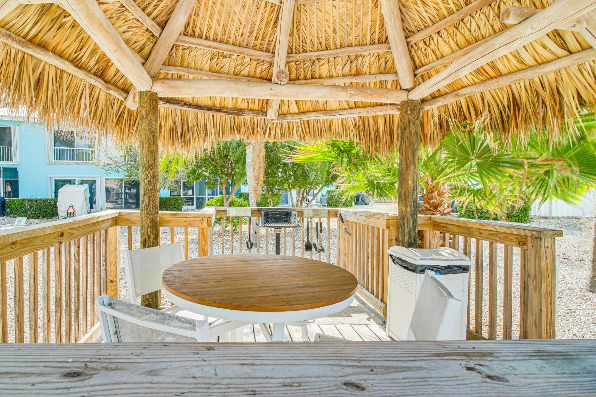 Marina And Pool Access On-site Escape Apartment Key Largo