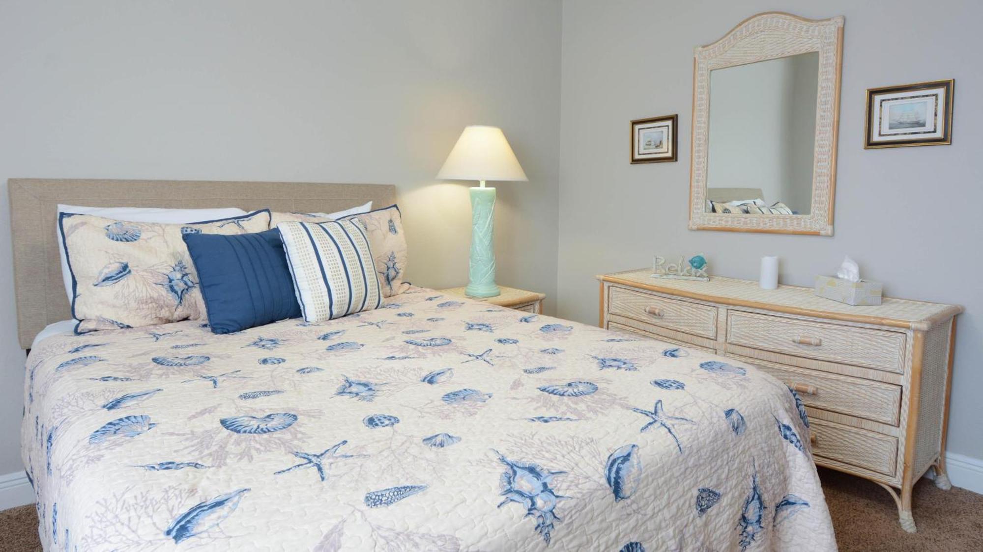 207 Mariners Club Apartment