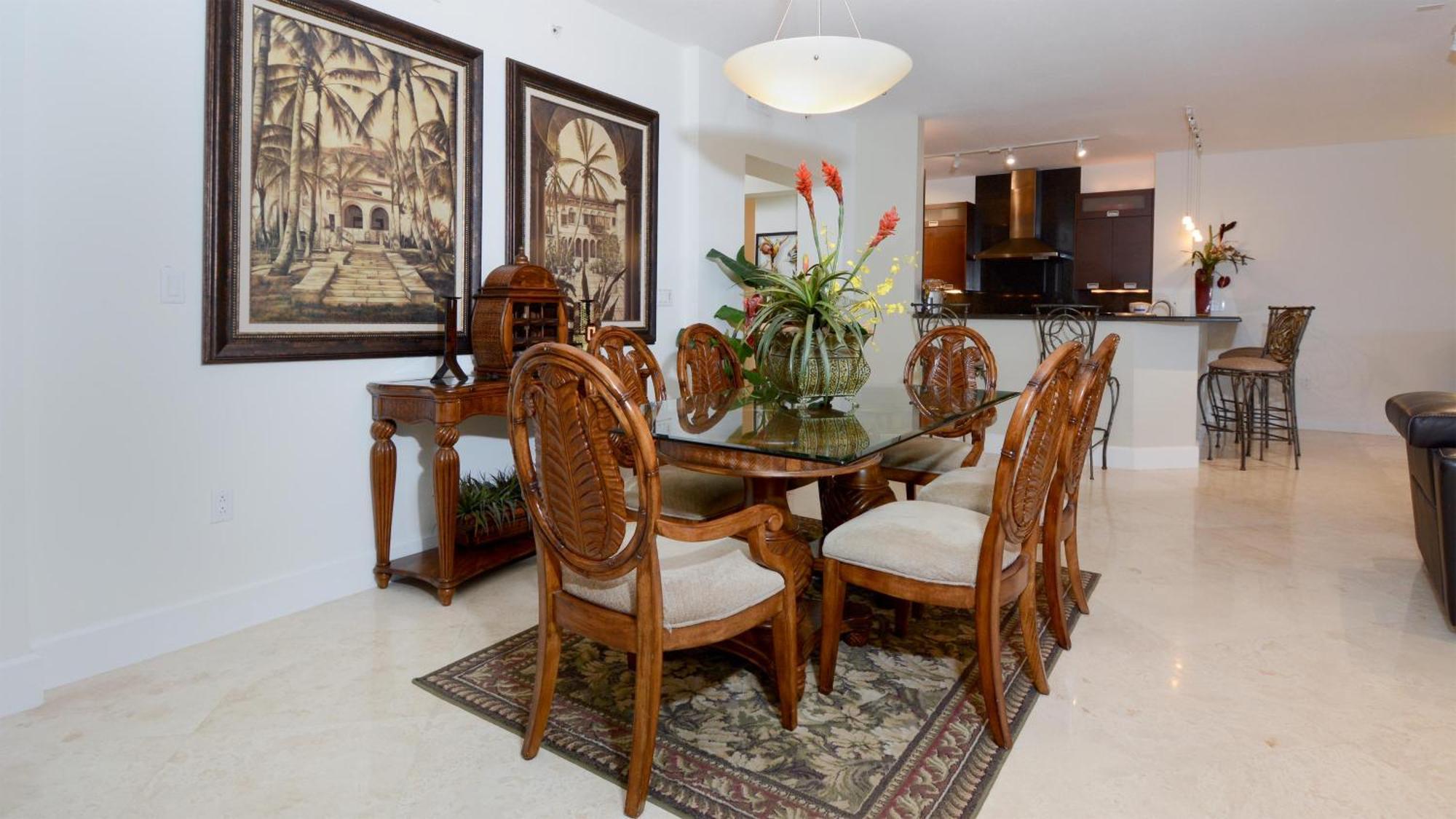 Apartment 515 Mariners Club *