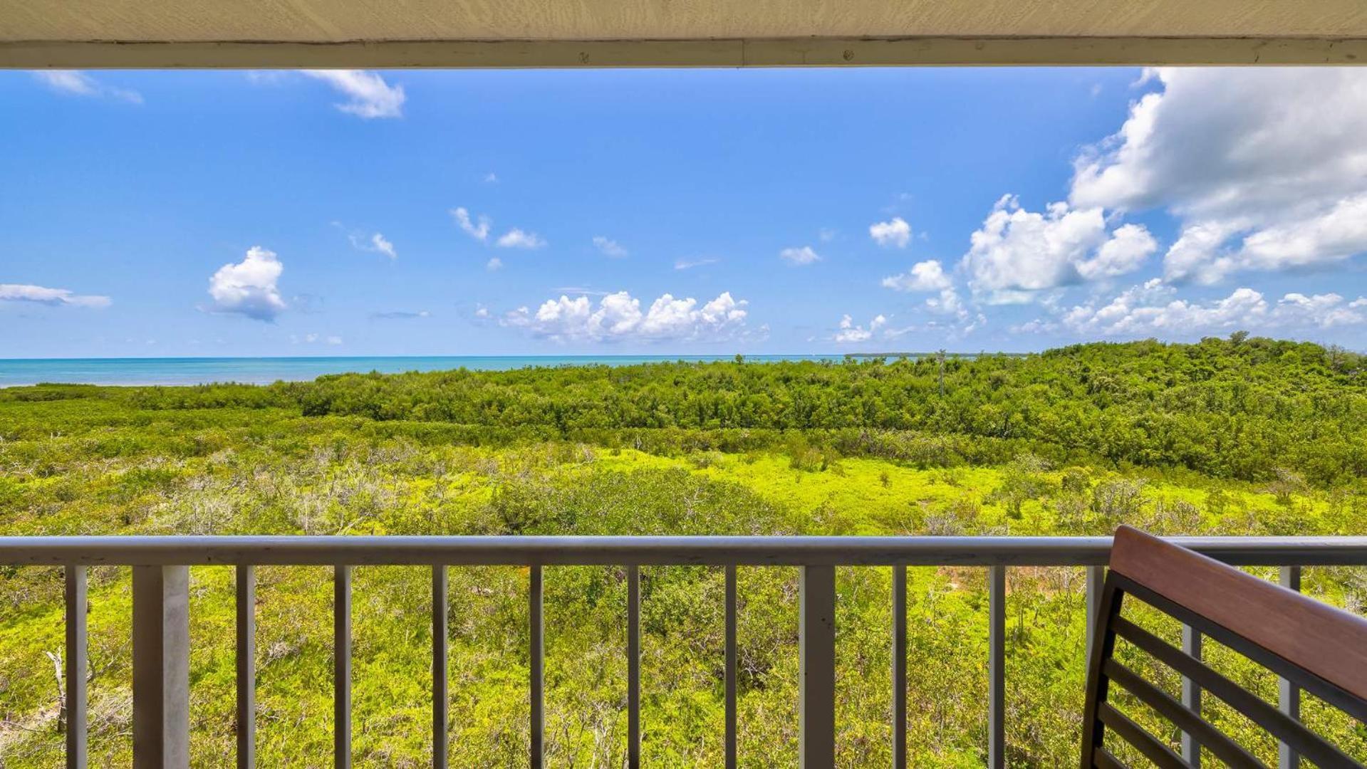 Apartment Sunrise Sanctuary - Floor Ocean Pointe 2415 *