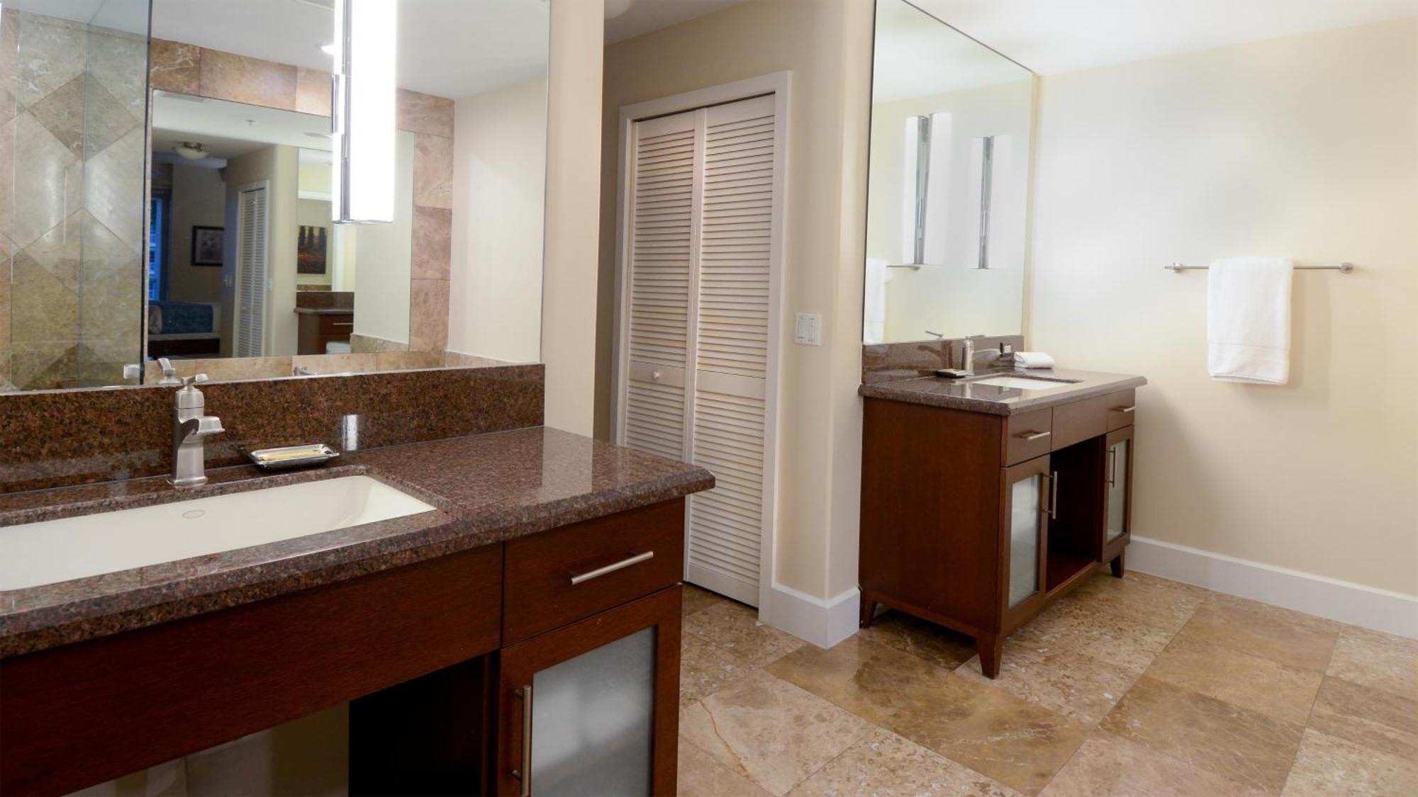 124 Mariners Club Apartment *