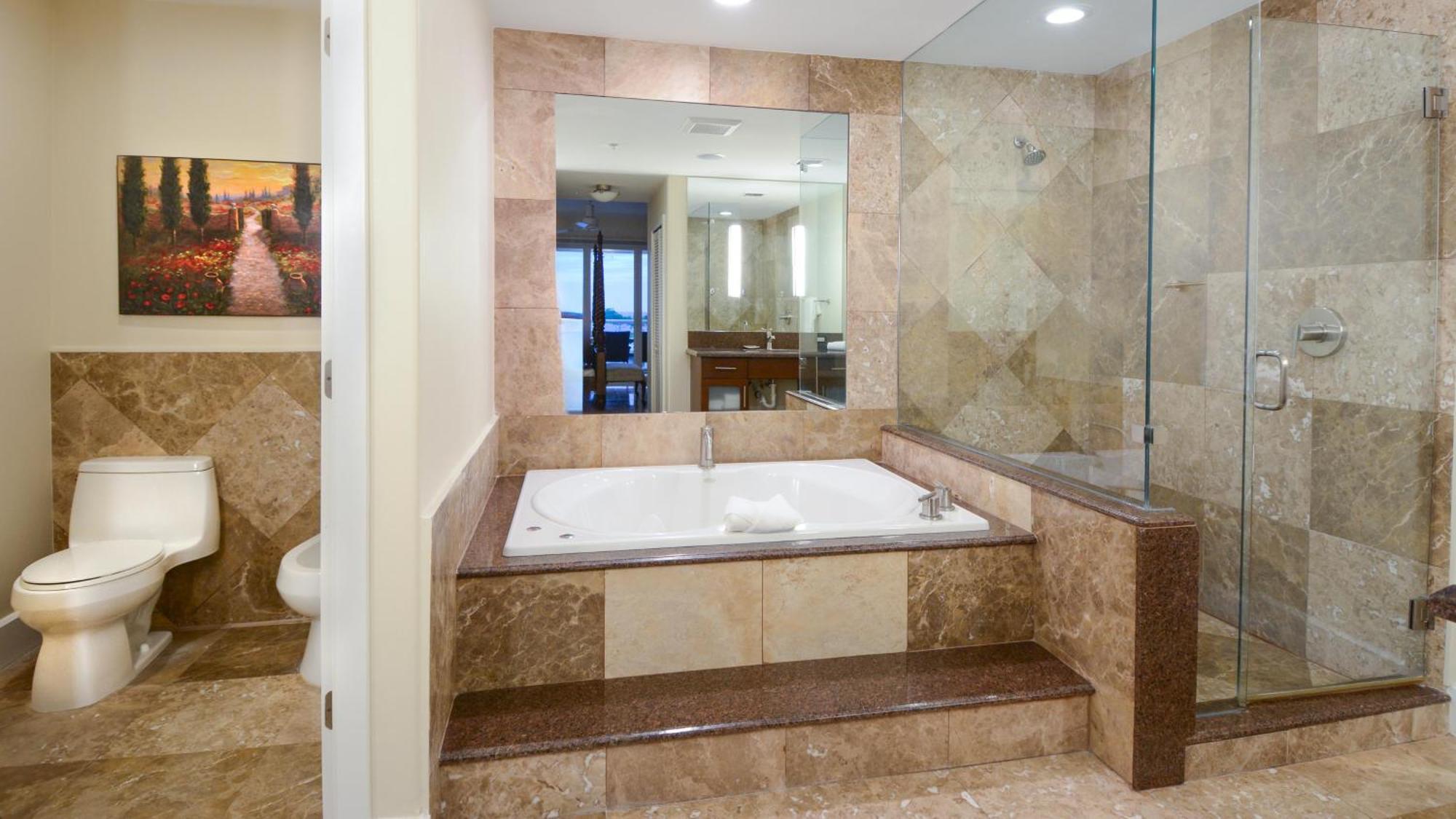 124 Mariners Club Apartment