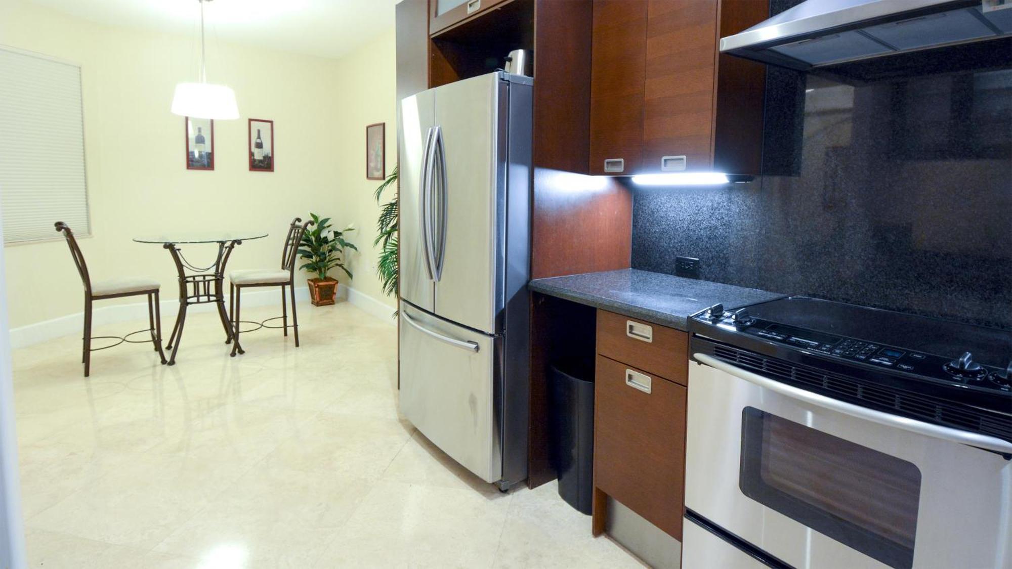 Apartment 124 Mariners Club *