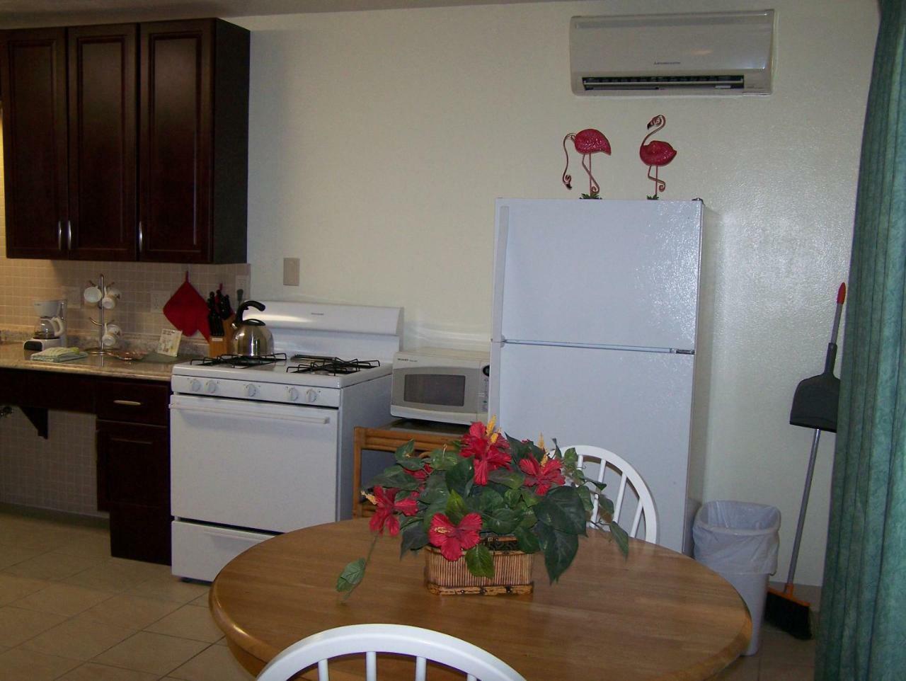 Rock Reef Inn 2*