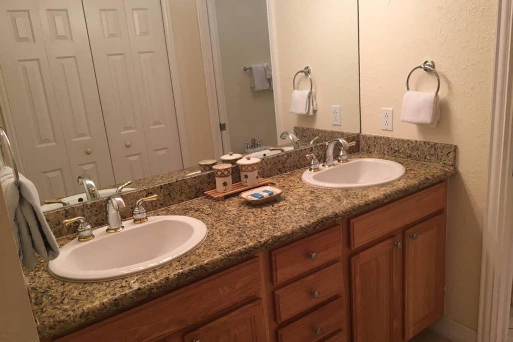 Licensed Mgr - 4/3.5 Modern - Key Largo's Upscale Oceanfront Destination! Holiday home Key Largo