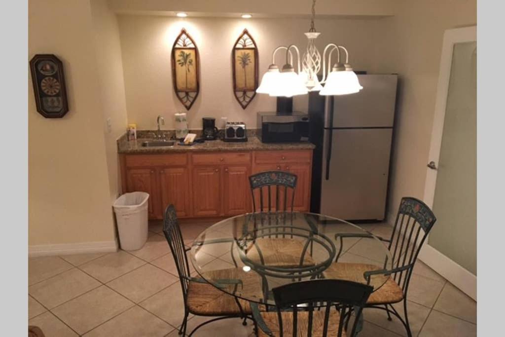 Holiday home Licensed Mgr - 4/3.5 Modern - Key Largo's Upscale Oceanfront Destination! Key Largo