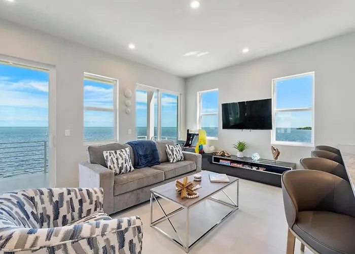 Key Largo Oceanfront Oasis With Pool And Hot Tub