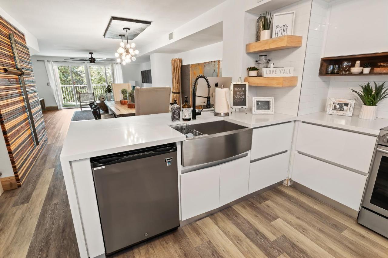 Mariners Perfect For Two Families, In-laws Quarters Apartment *