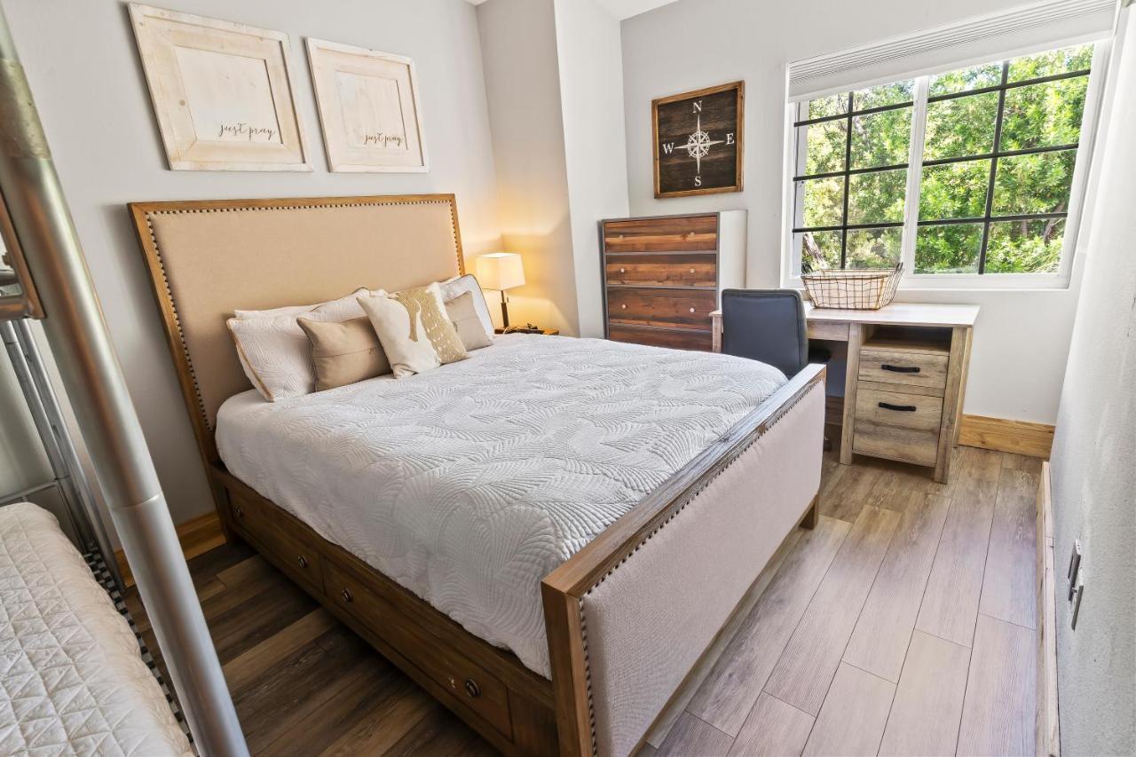 Mariners Perfect For Two Families, In-laws Quarters *