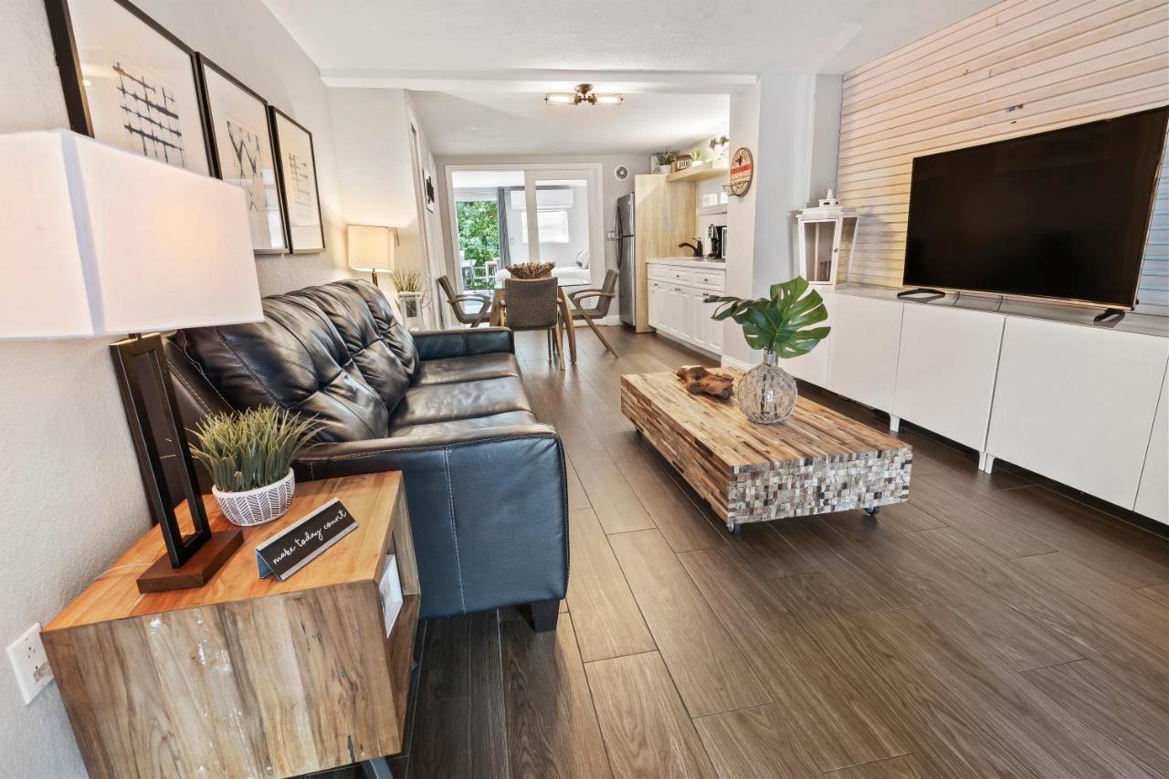 Mariners Perfect For Two Families, In-laws Quarters Apartment