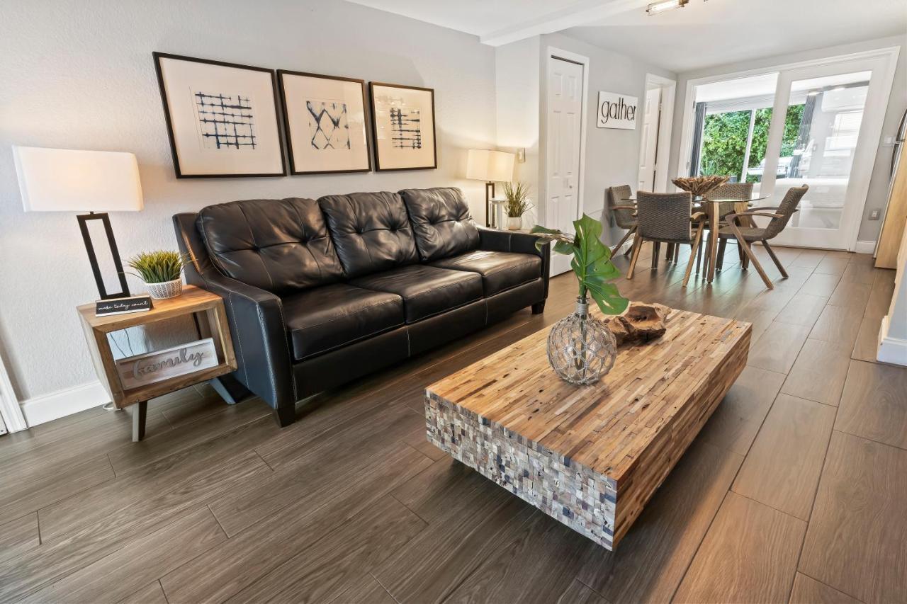 Mariners Perfect For Two Families, In-laws Quarters Apartment