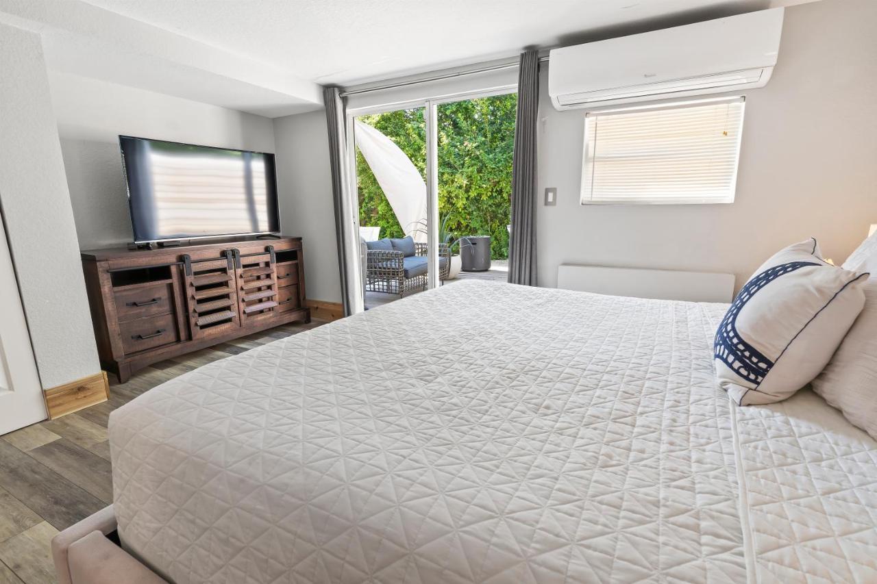 Apartment Mariners Perfect For Two Families, In-laws Quarters