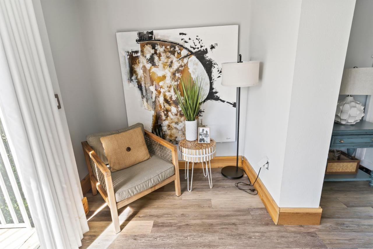 Mariners Perfect For Two Families, In-laws Quarters *